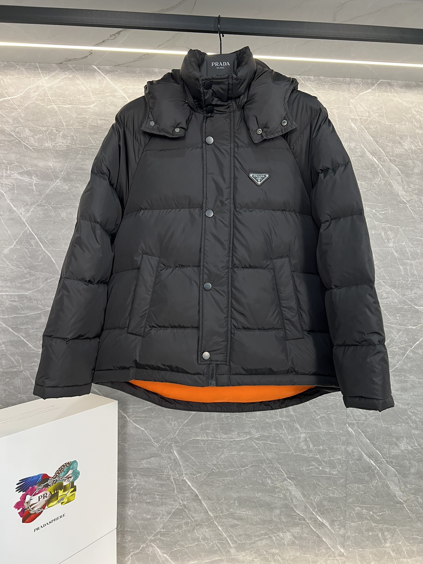 Prada 프라다 Re-Nylon 재생 원단 후드 다운 패딩 점퍼 의류