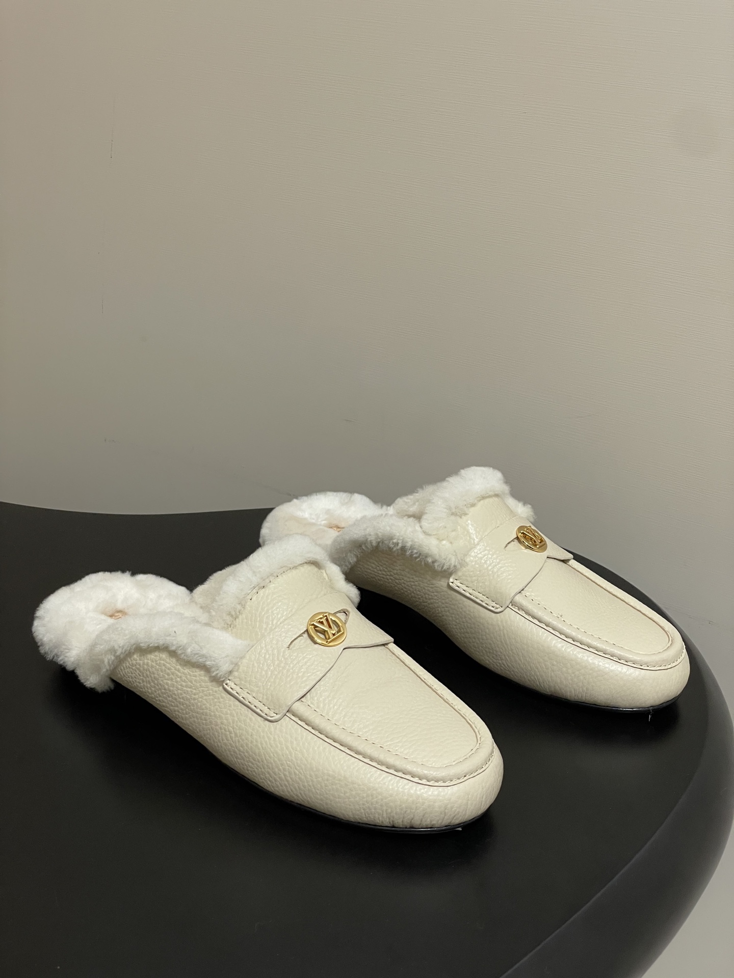 Louis vuitton LV 루이비통 SOHO 울 뮬 신발