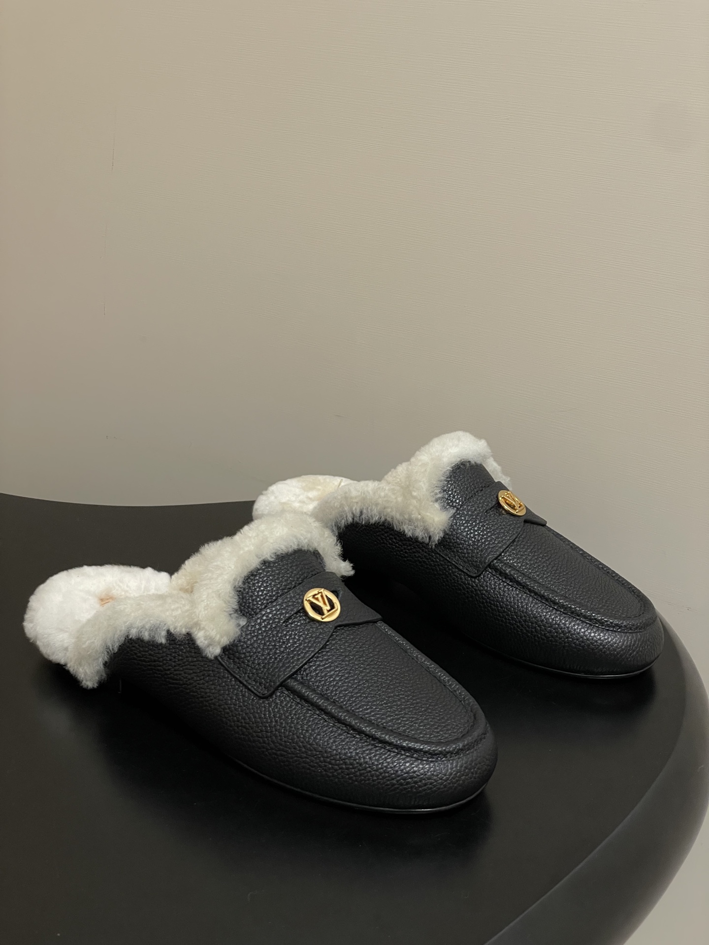 Louis vuitton LV 루이비통 SOHO 울 뮬 신발