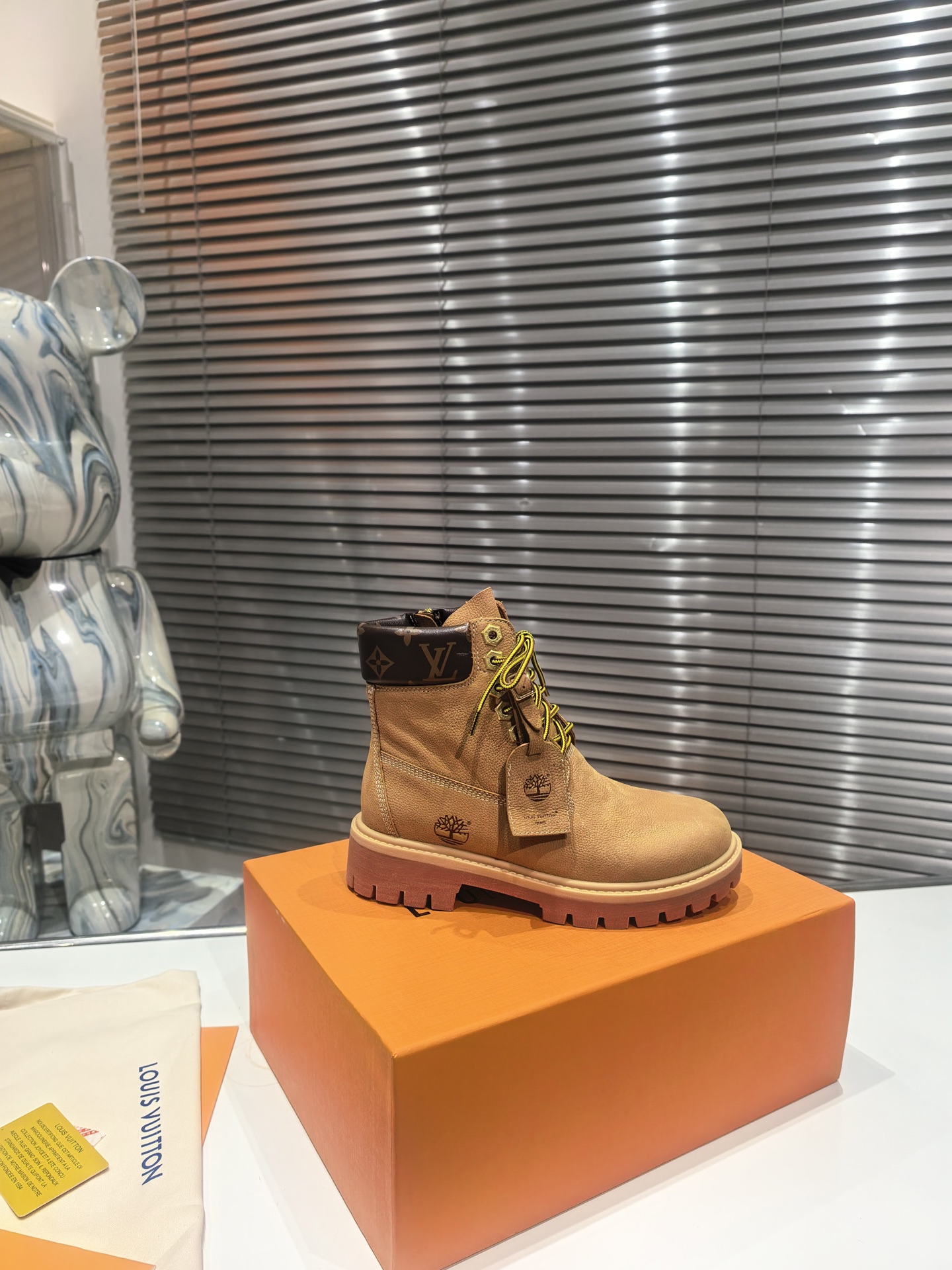LV x Timberland Via 루이비통 워커 부츠 신발