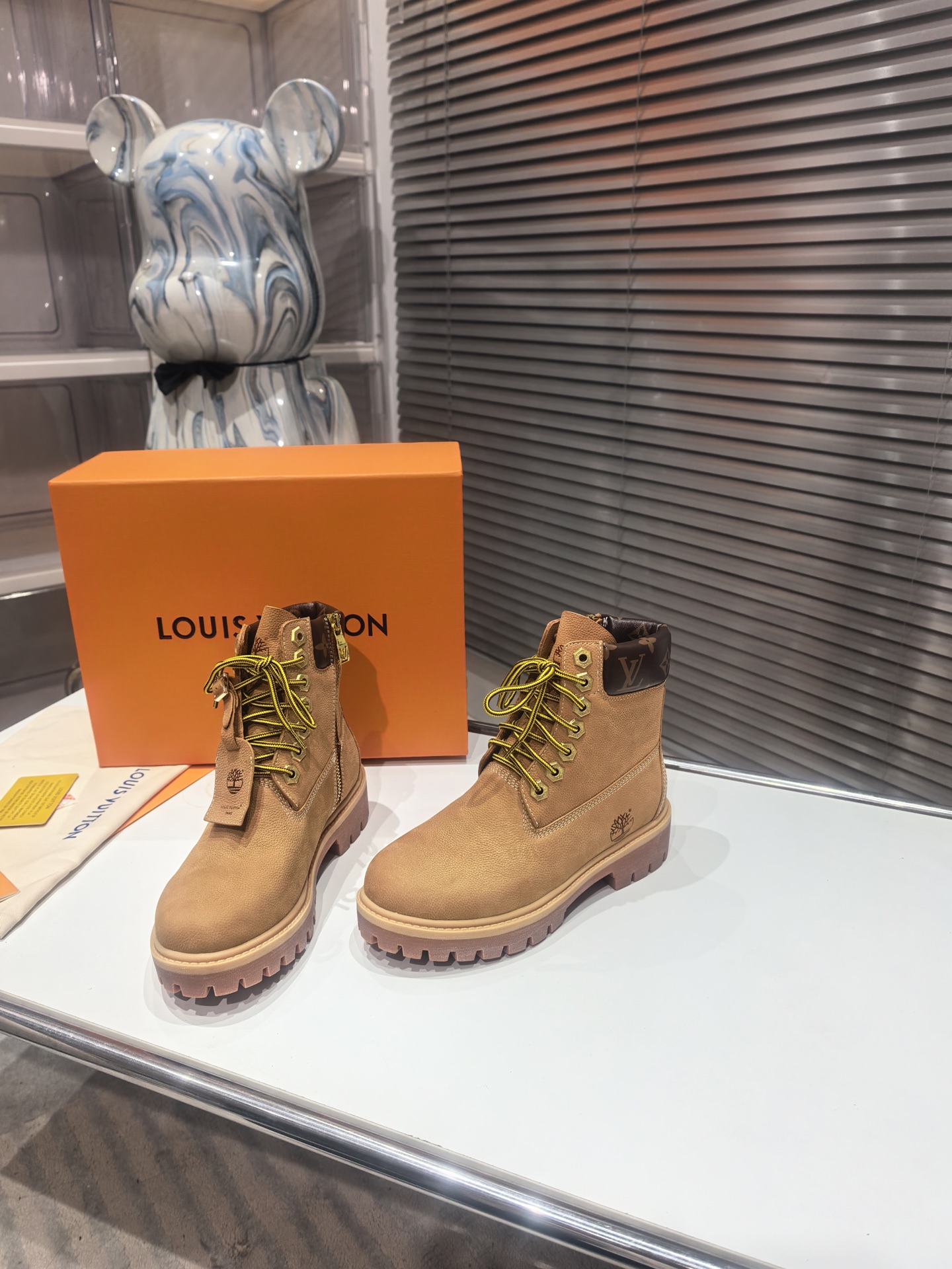 LV x Timberland Via 루이비통 워커 부츠 신발