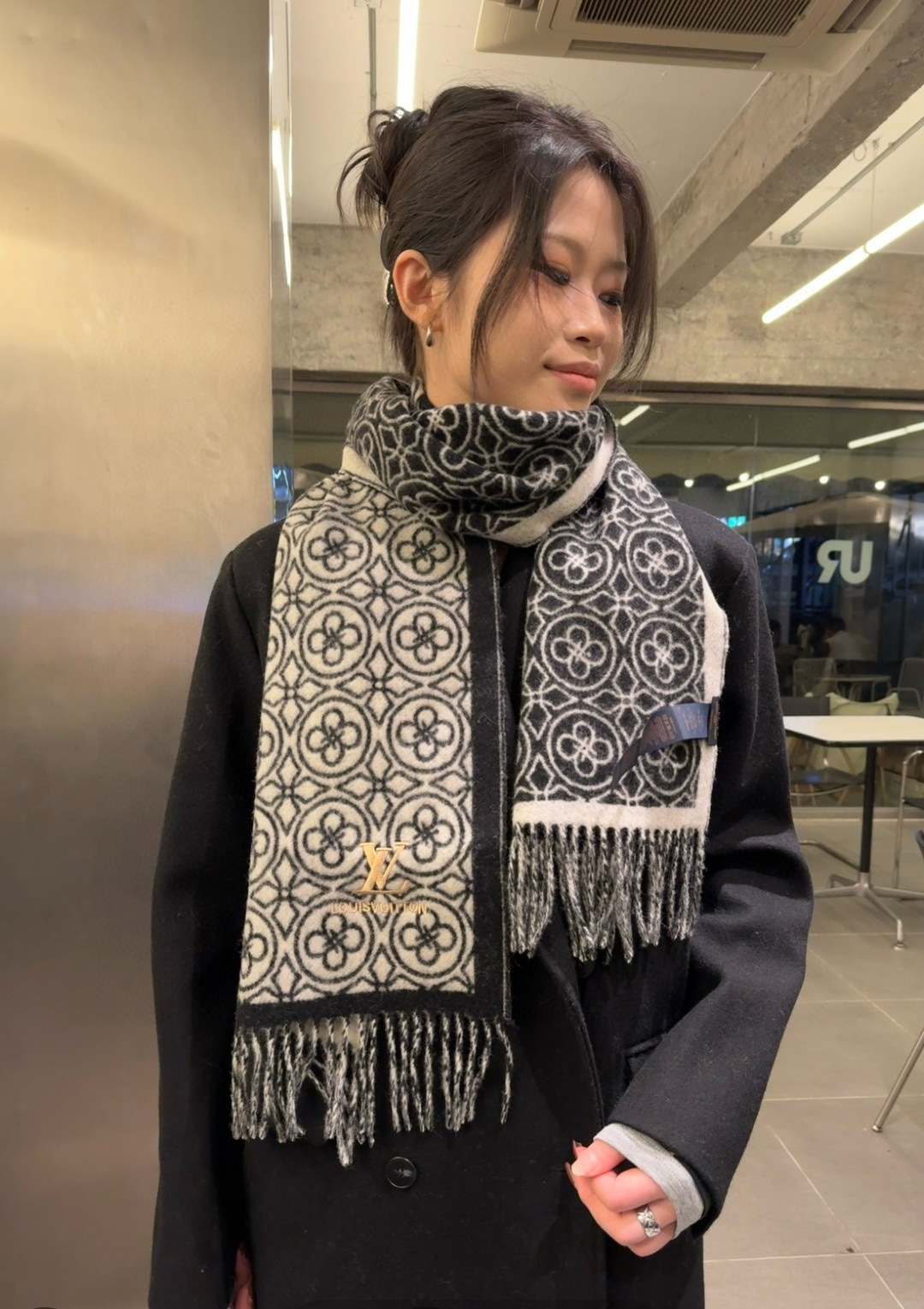 LV 루이비통 신상 양가죽 울 머플러 목도리