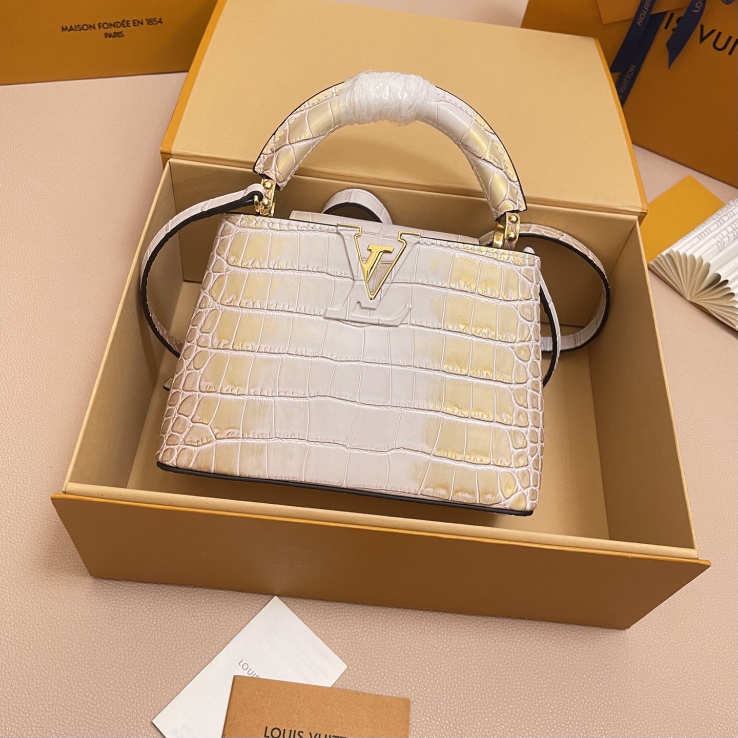 LV 루이비통 Capucines MINI Tote Bag 카퓌신 미니 핸드백 토트백 가방