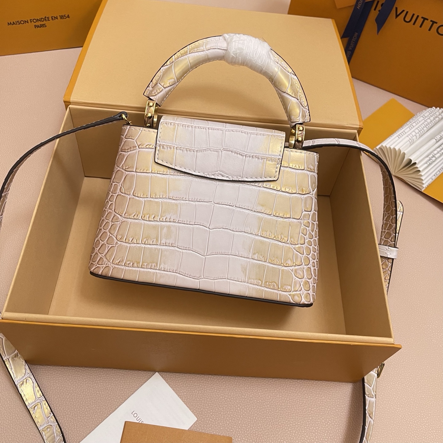 LV 루이비통 Capucines MINI Tote Bag 카퓌신 미니 핸드백 토트백 가방