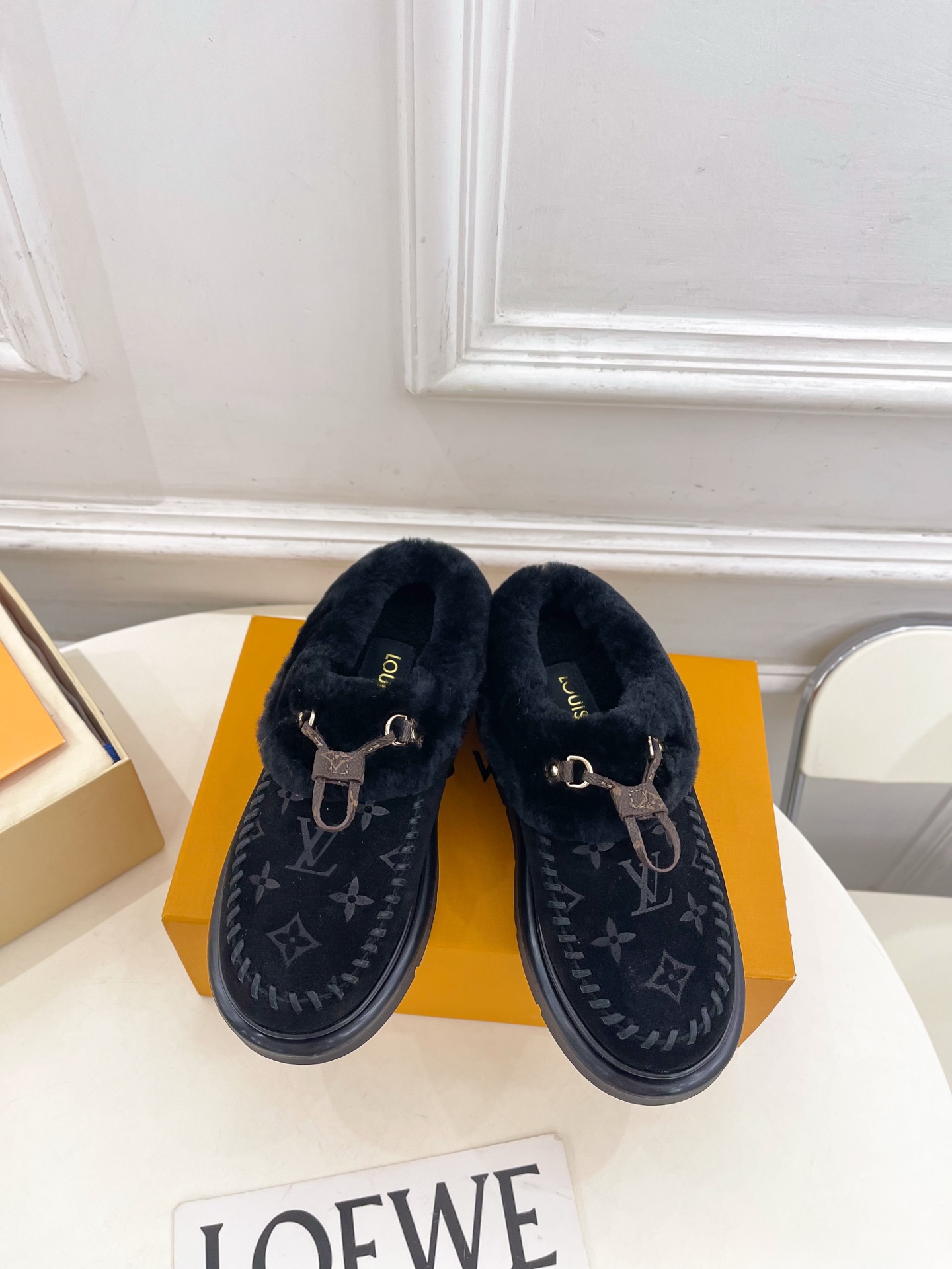 LV 루이비통 CORTINA (코르티나) 압화 털 슬리퍼 로퍼 신발