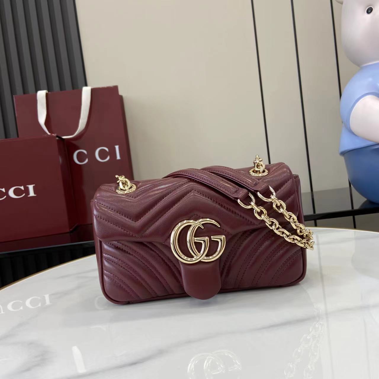GUCCI 구찌 체인 핸드백 숄더백 가방 미디움