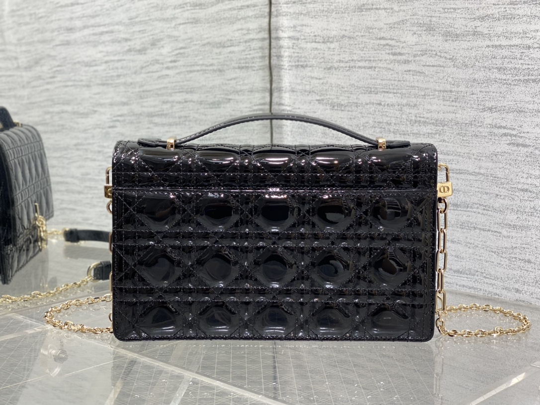 Dior CD 디올 중형 미디움 진주 체인 클러치백 가방