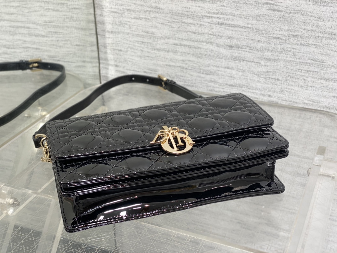 Dior CD 디올 중형 미디움 진주 체인 클러치백 가방