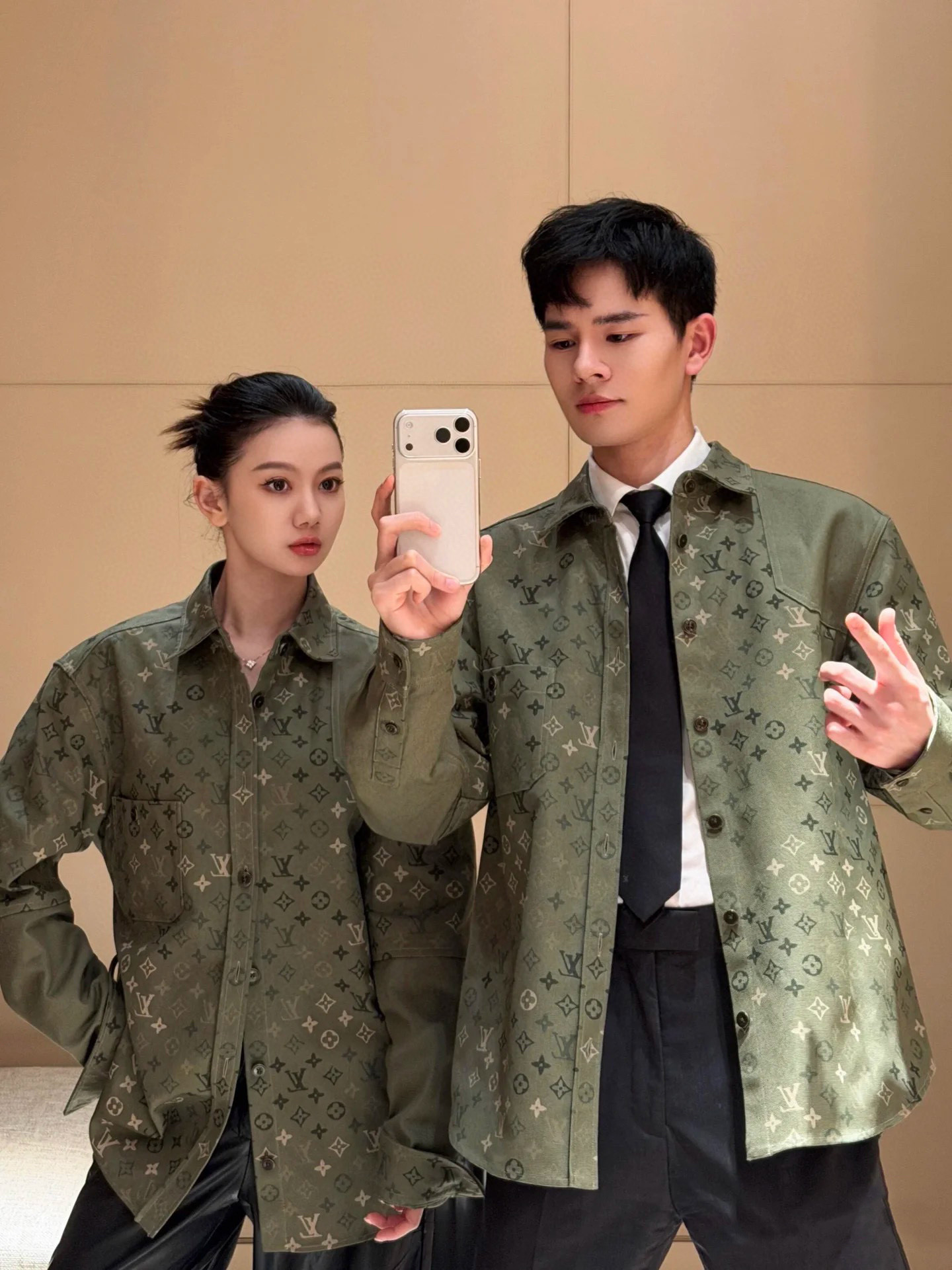 LV 루이비통 카라 풀프린트 워크 자켓 셔츠 의류