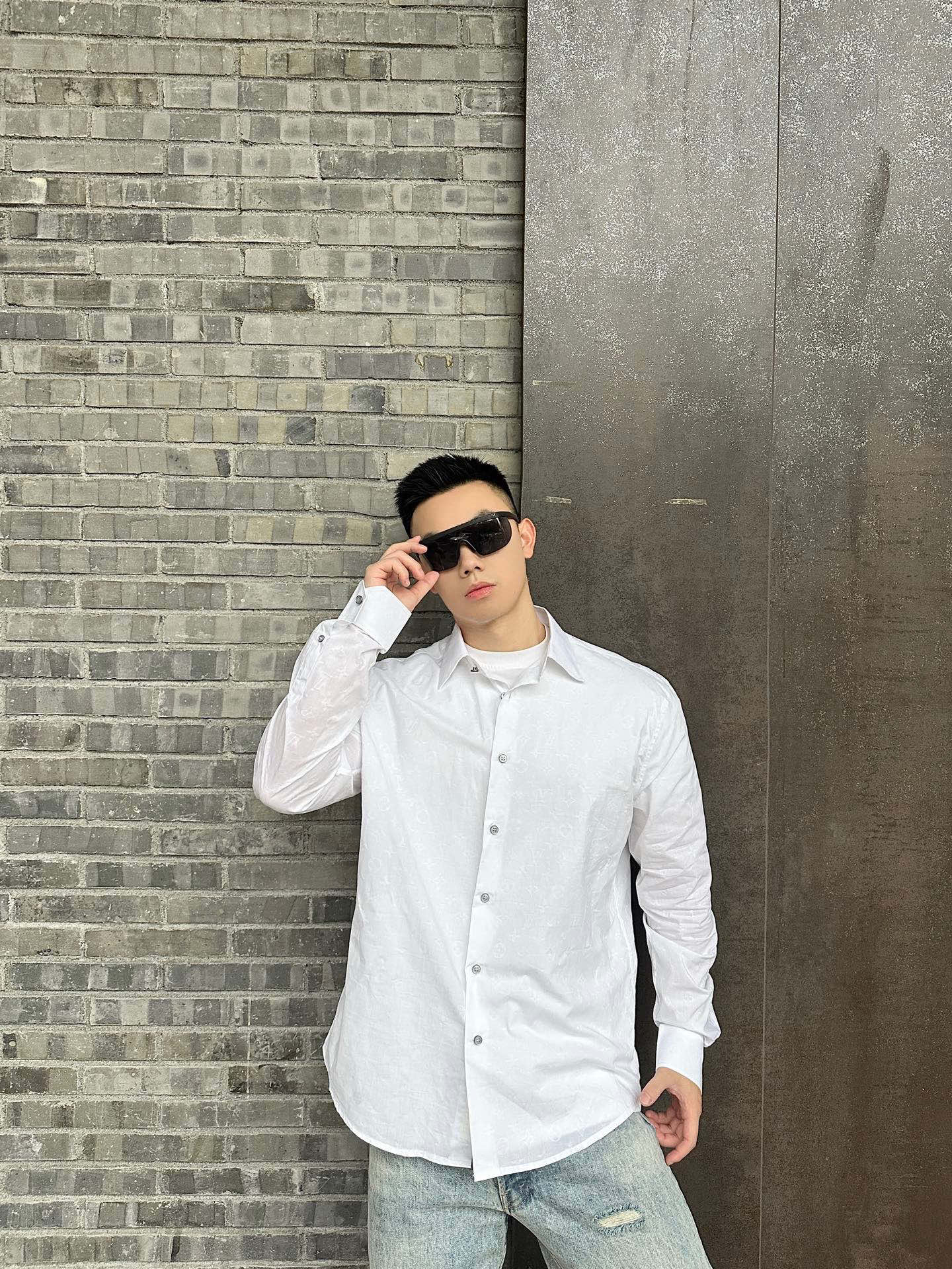 LOUIS VUITTON LV 루이비통 카라 싱글버튼 자카드 셔츠 의류