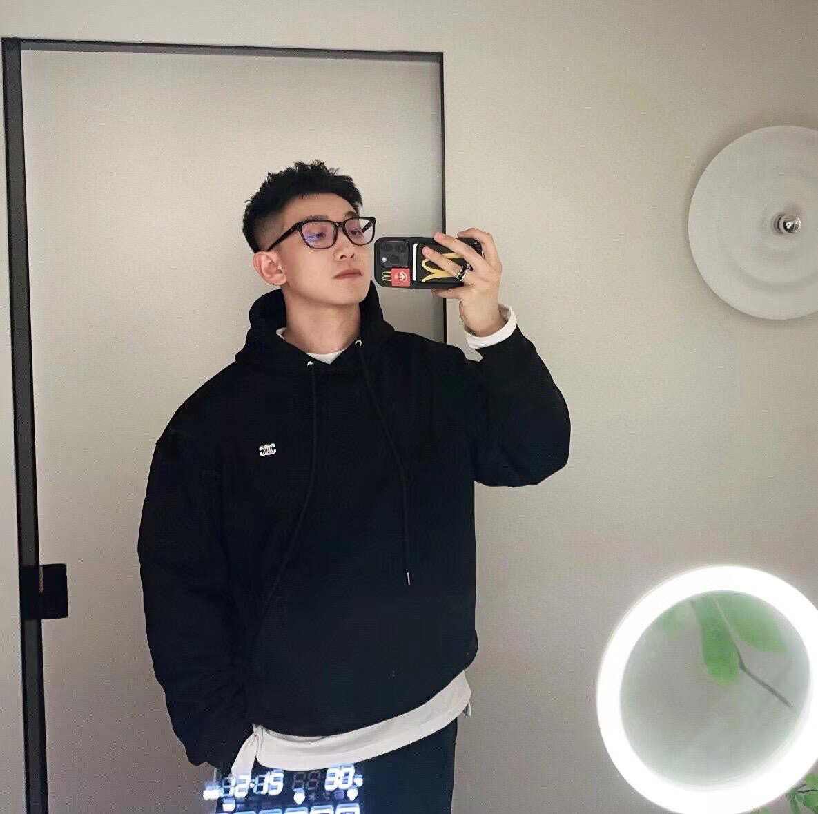 CELINE 셀린느 트리옹프 자수 로고 후드티 의류