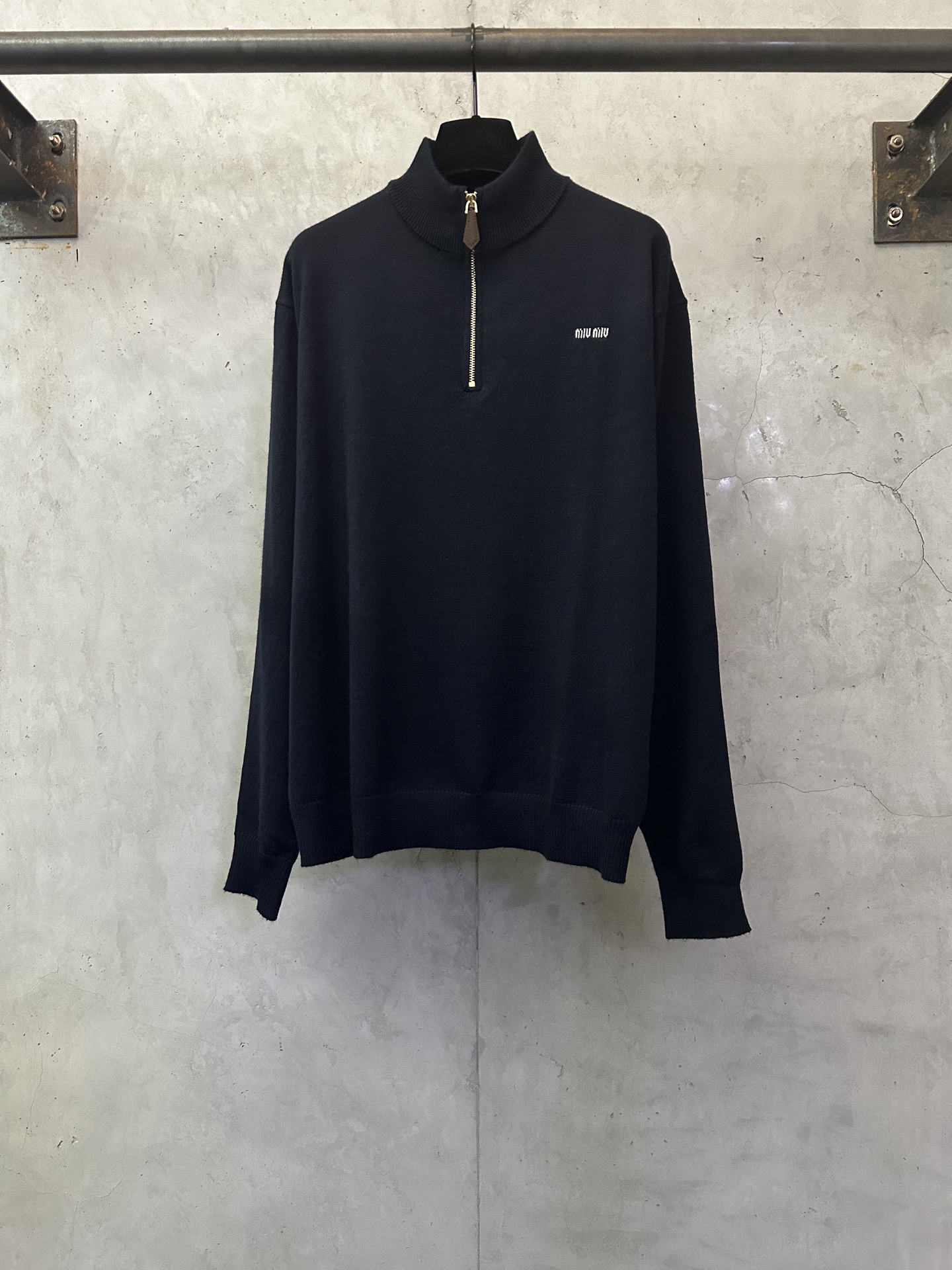 MIUMIU 미우미우 하이넥 반 하프 집업 니트 의류