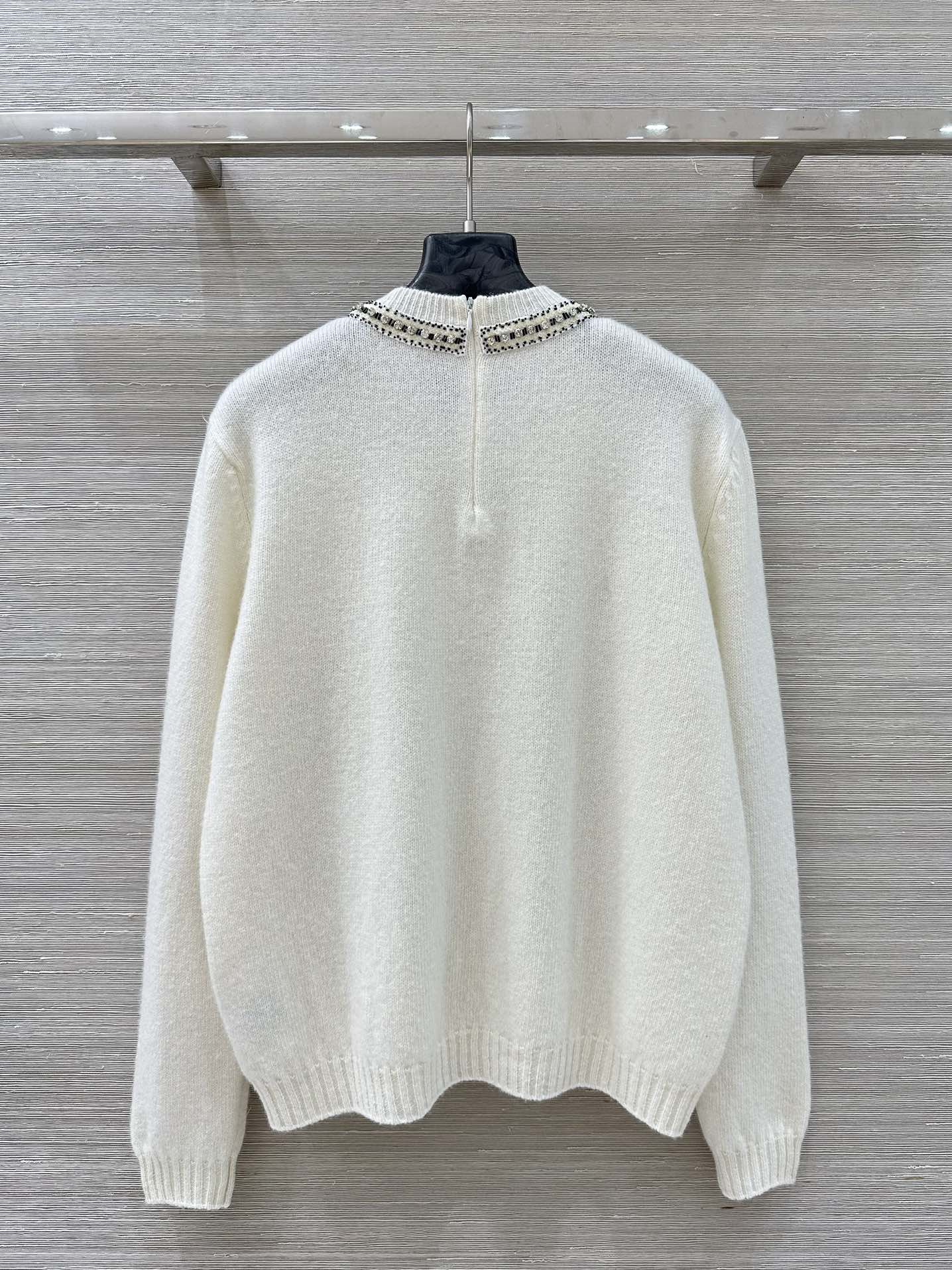 Valentino 발렌티노 스팽글·비즈 자수 리본 넥 니트 탑 의류