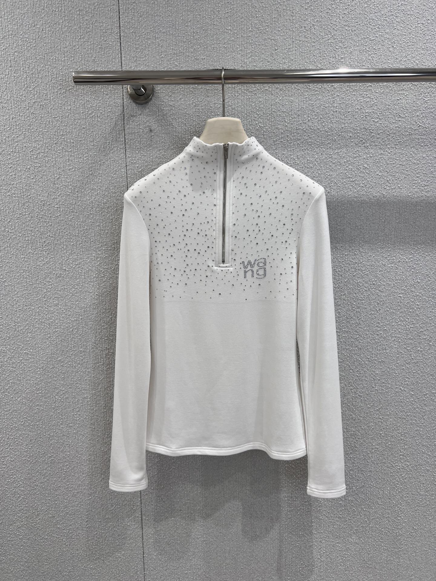 알렉산더 왕(Alexander Wang) 로고 핫픽스 하프 집업 롱슬리브 티셔츠 의류