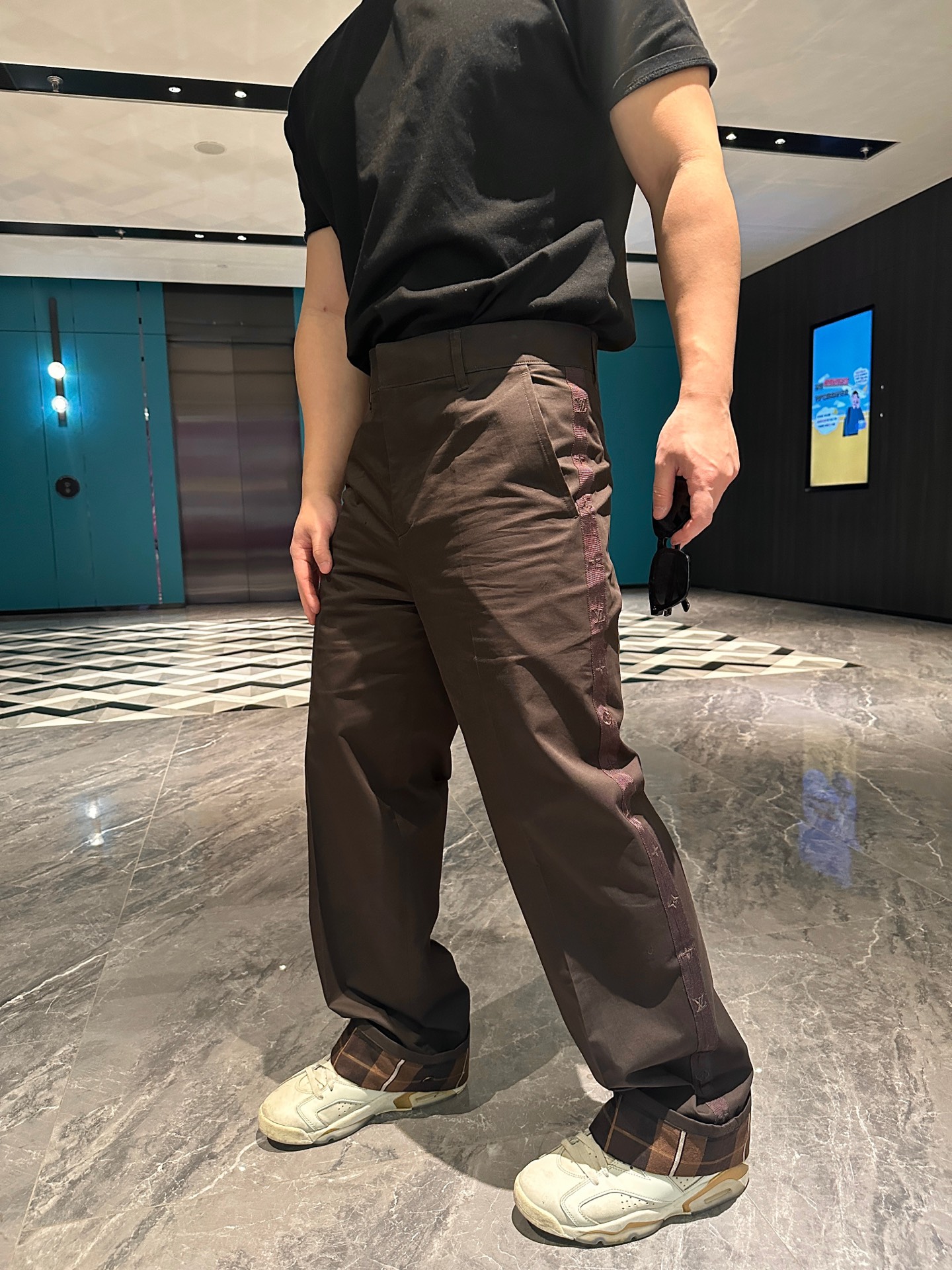 LOUIS VUITTON LV 루이비통 로고 스트라이프 체크 팬츠 바지 의류