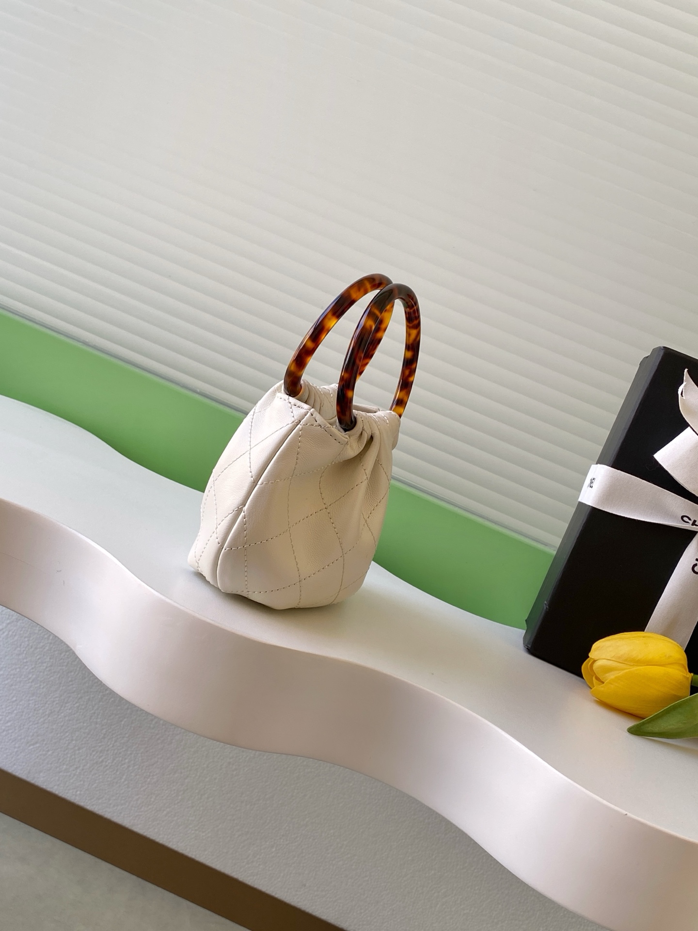 Chanel 26C Suede Tortoise Handle Bag (샤넬 26C 스웨이드 거북등무늬 핸들백 가방 스몰) - AS4981