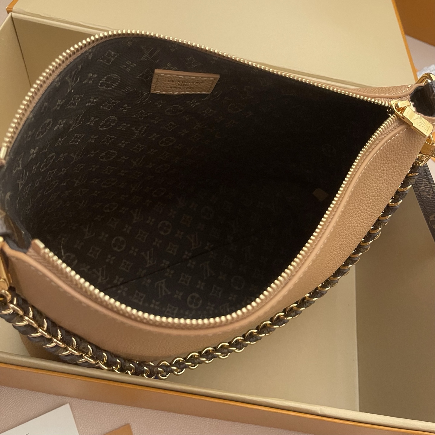 LV Multipass Handbag (LV 루이비통 멀티패스 핸드백) - M28029 가방