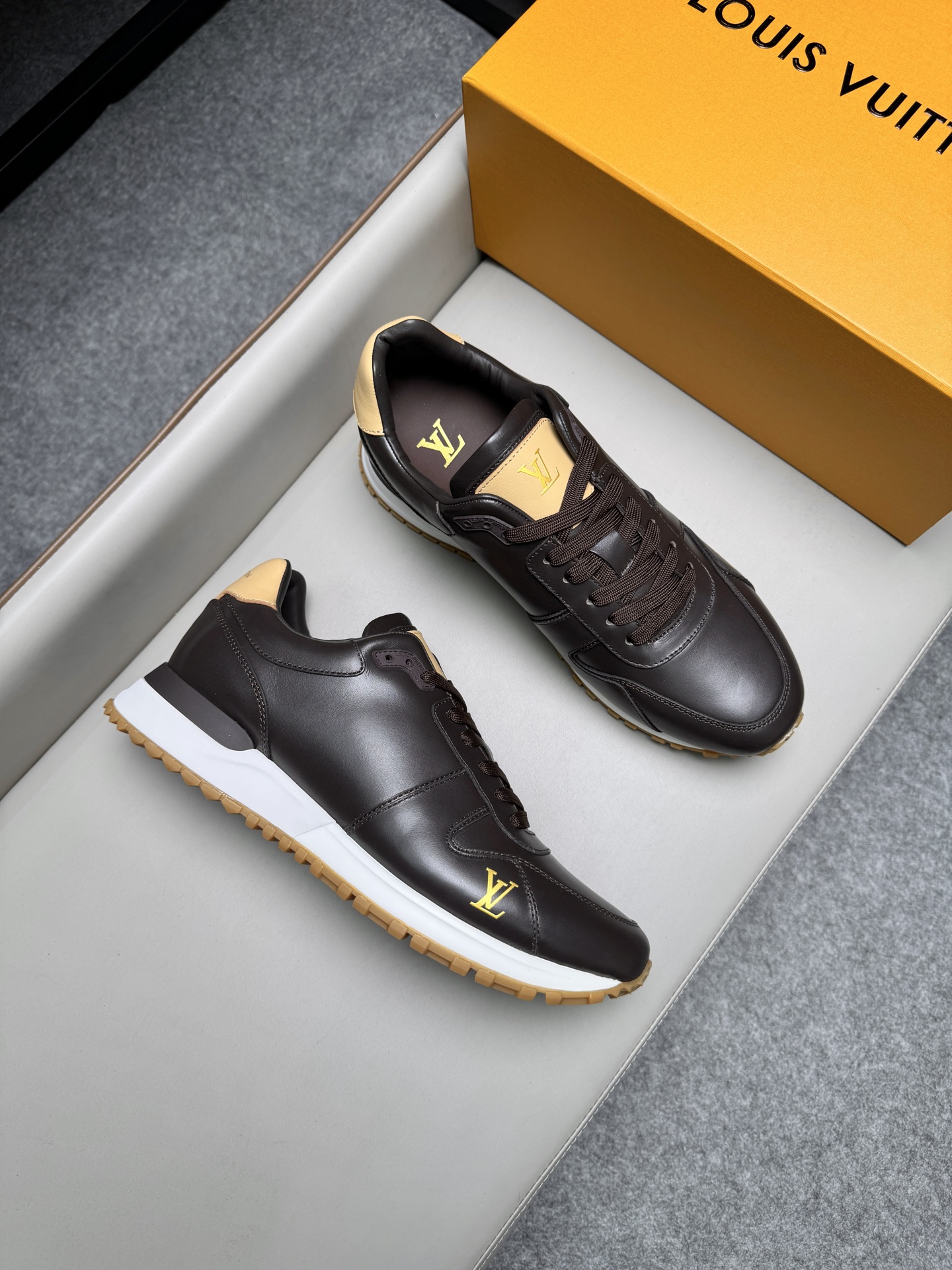 루이비통(Louis Vuitton LV) 하이엔드 남성 스니커즈 신발