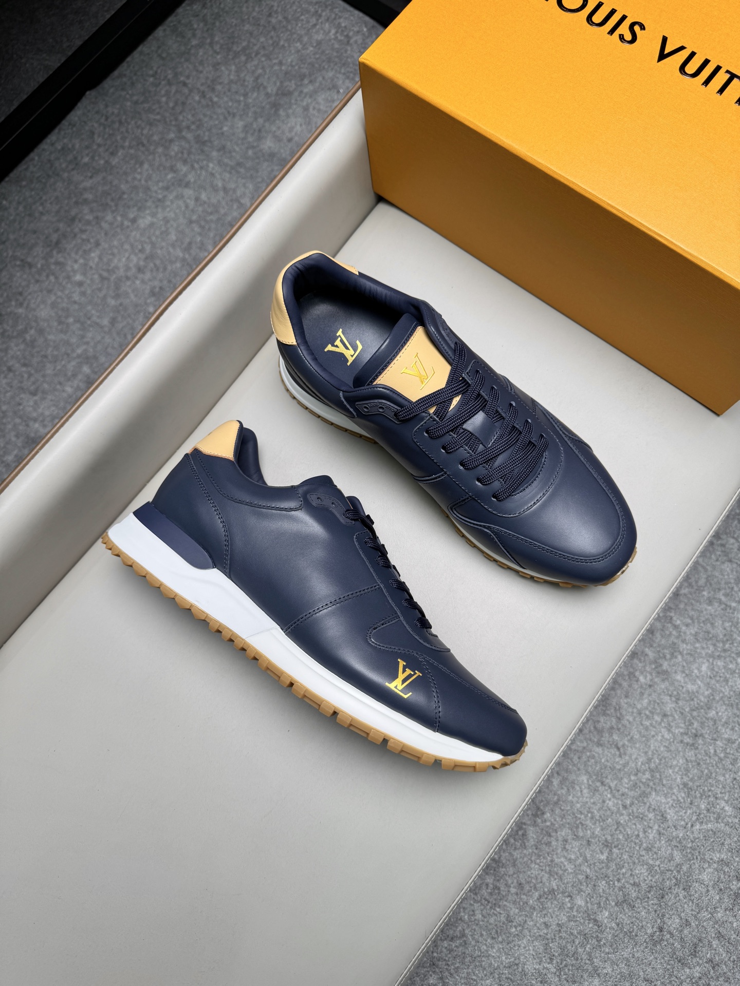 루이비통(Louis Vuitton LV) 하이엔드 남성 스니커즈 신발