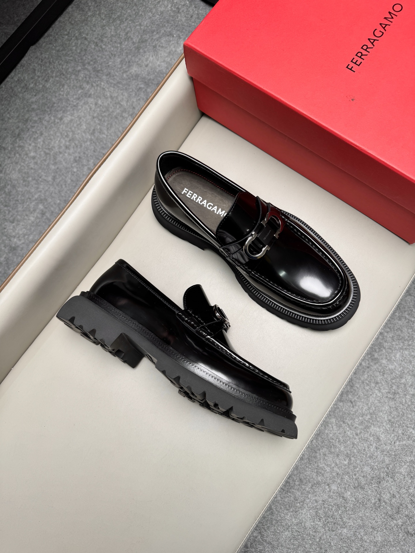 페라가모(Ferragamo) 비즈니스 드레스 슈즈 로퍼 구두 신발 1B12242