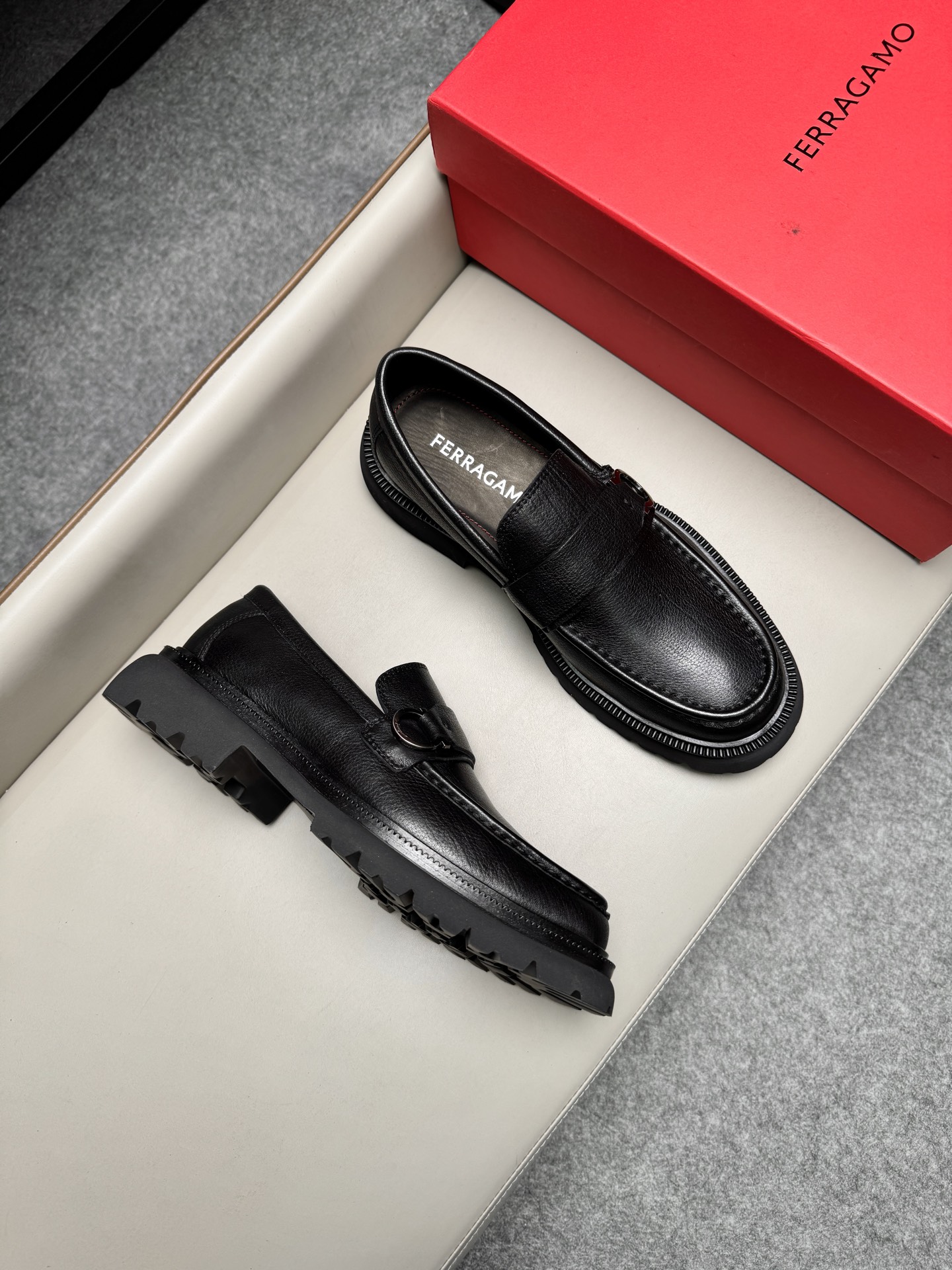 페라가모(Ferragamo) 비즈니스 드레스 슈즈 로퍼 구두 신발 1B12242