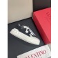 발렌티노(Valentino Garavani) 원스터드(ONE STUD) 스니커즈 신발