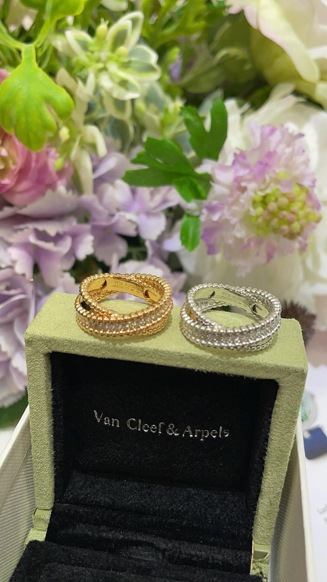 Van Cleef & Arpels 반클리프 앤 아펠(VCA) 뻬를리 골드 비즈 링 (더블 크로스) 반지