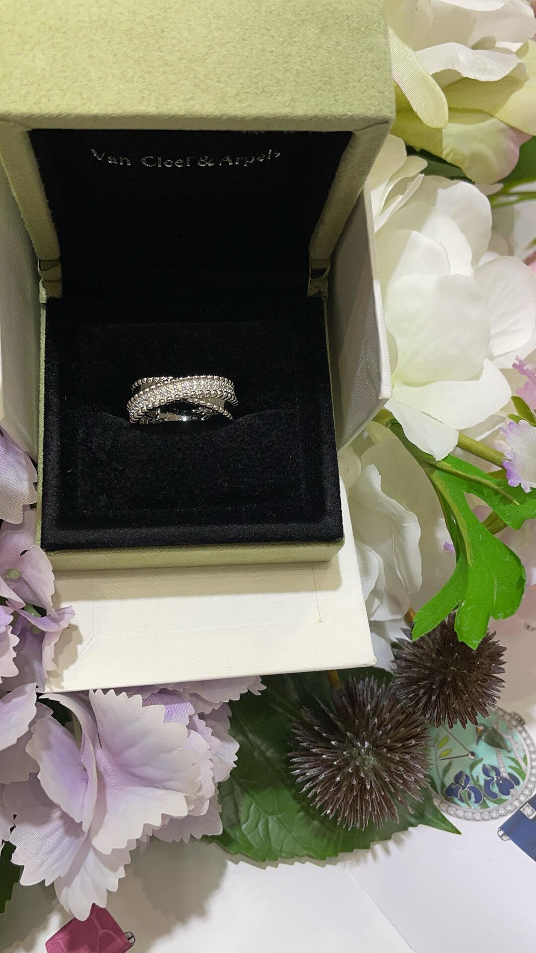 Van Cleef & Arpels 반클리프 앤 아펠(VCA) 뻬를리 골드 비즈 링 (더블 크로스) 반지