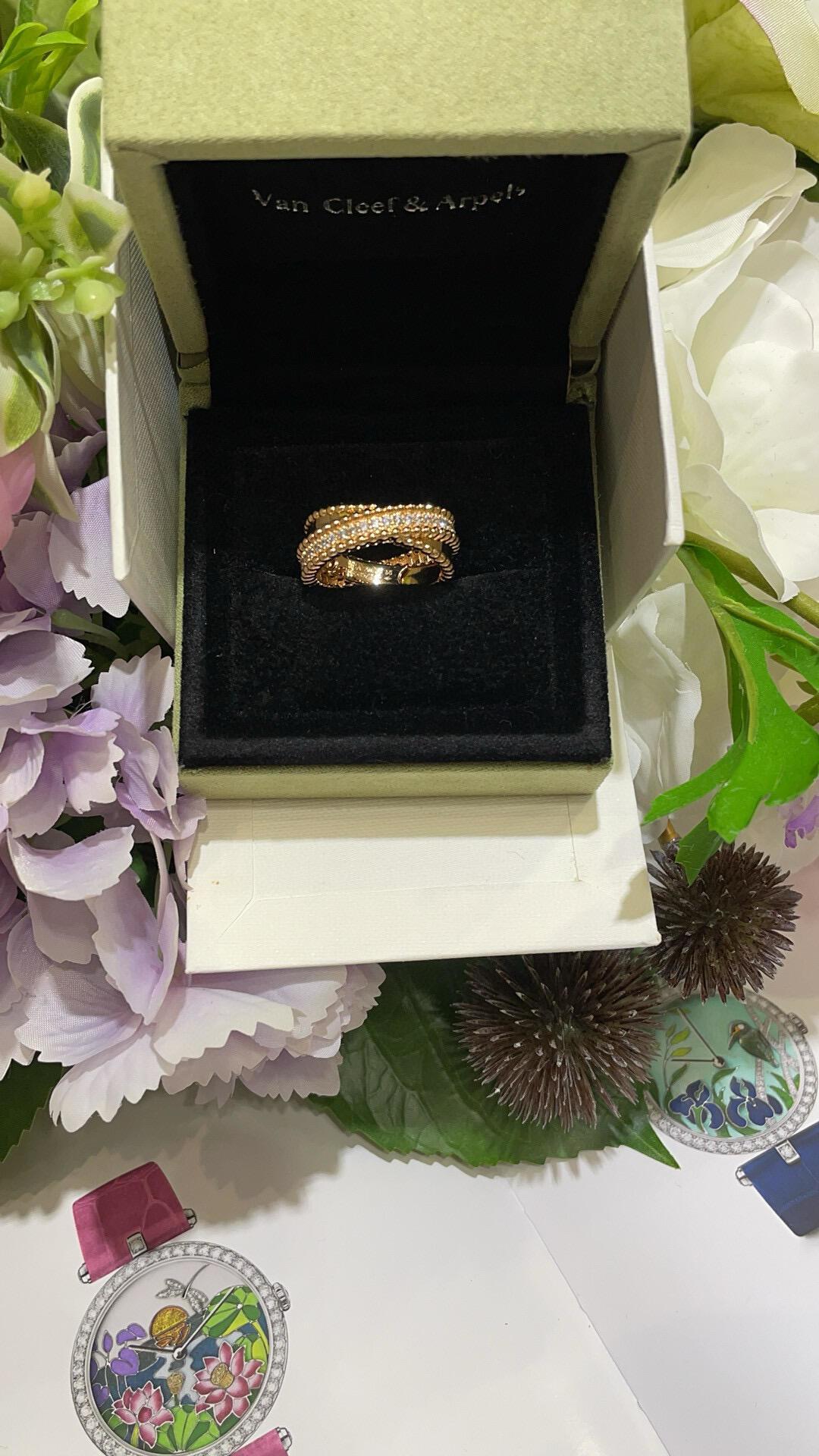 Van Cleef & Arpels 반클리프 앤 아펠(VCA) 뻬를리 골드 비즈 링 (더블 크로스) 반지