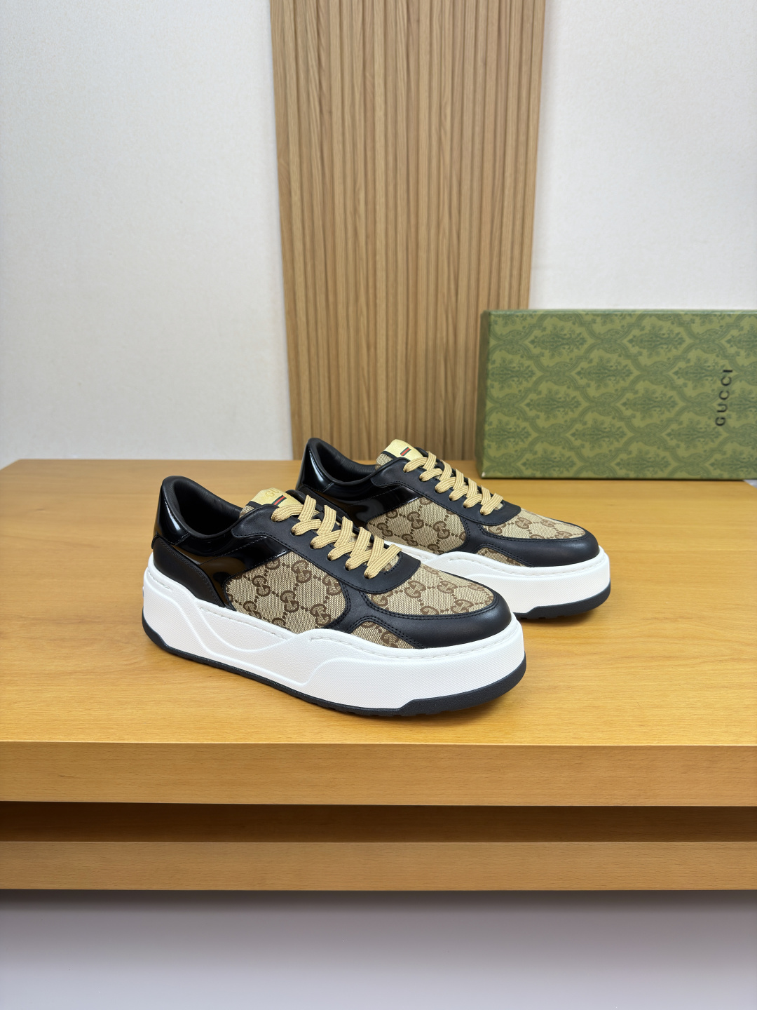 구찌(GUCCI) 나파 & GG 로고 캔버스 스니커즈 (프리미엄) 신발