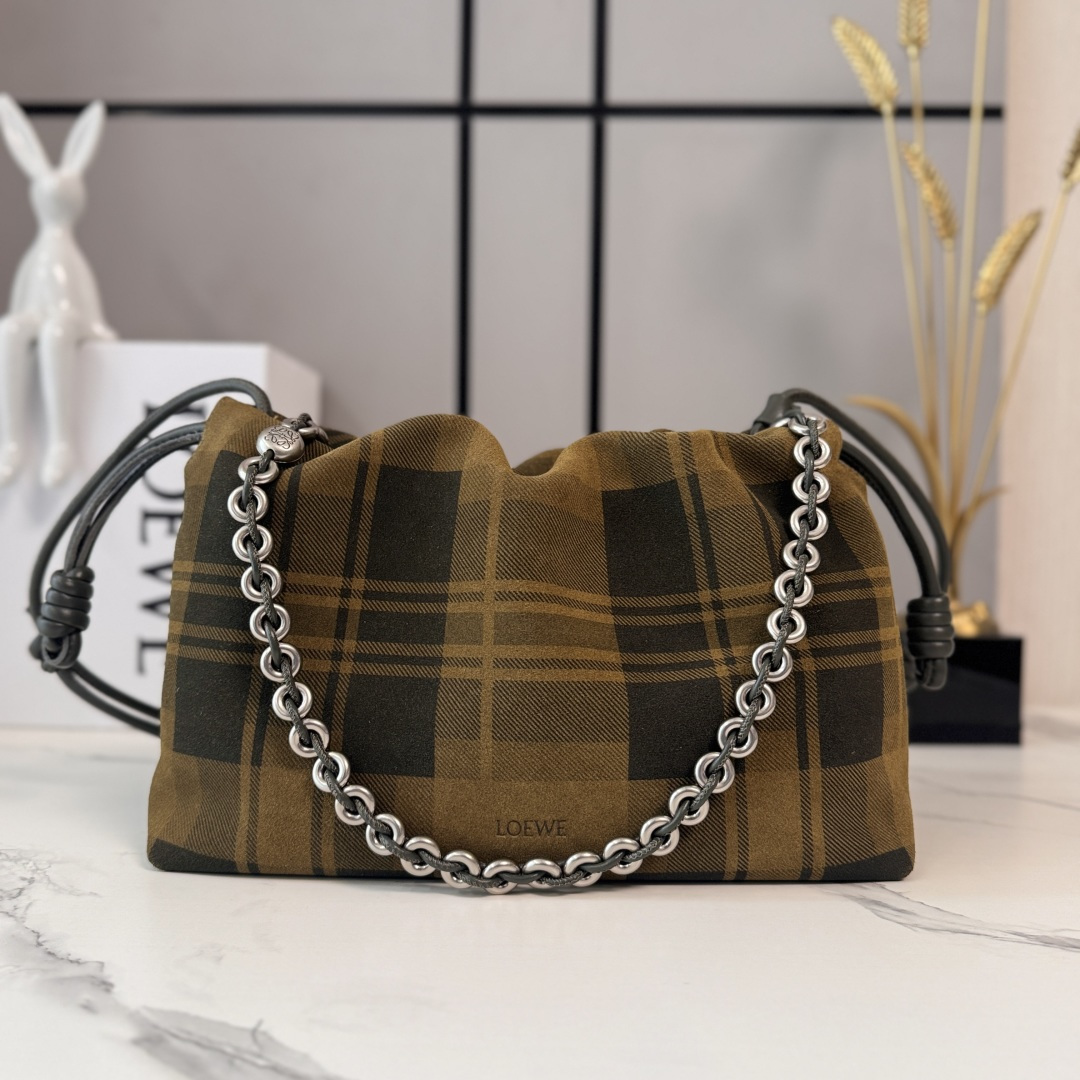 로에베(Loewe) 미디엄 체크 스웨이드 Flamenco Purse 플라멩코 퍼스 가방