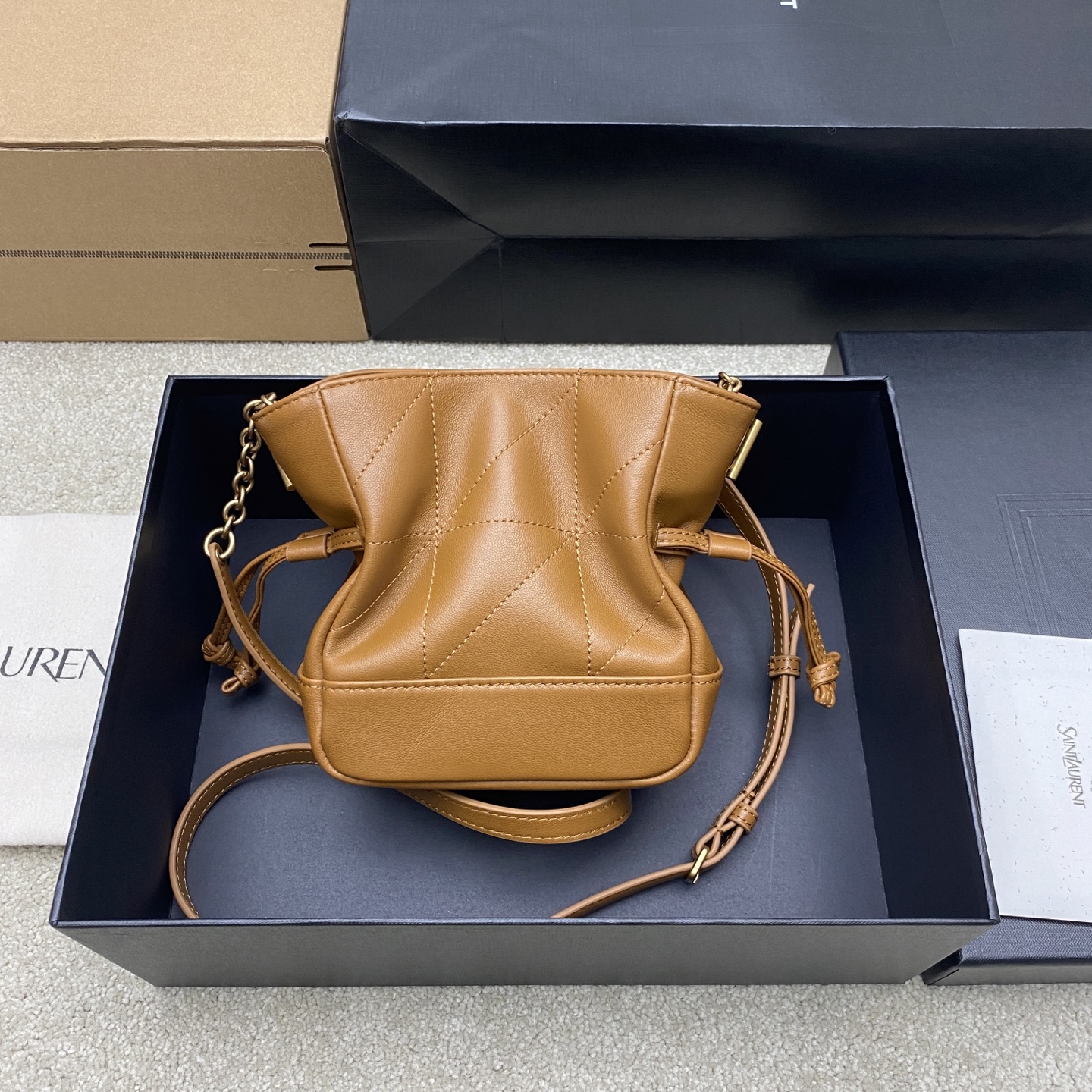 생로랑(YSL) 제이미 4.3 브라운 램스킨 미니(복주머니) 숄더백 가방