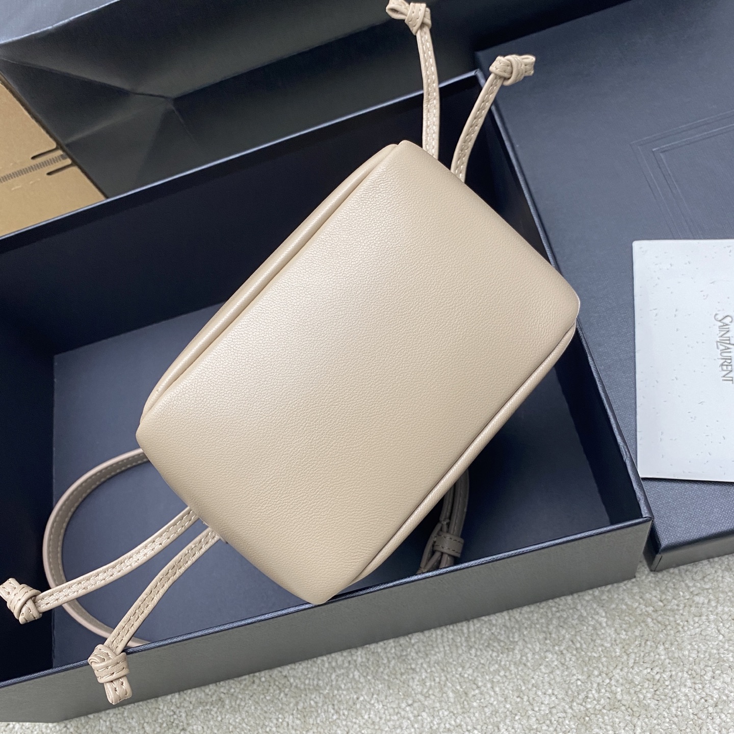 생로랑(YSL) 제이미 4.3 아몬드(살구) 램스킨 미니(복주머니) 숄더백 가방