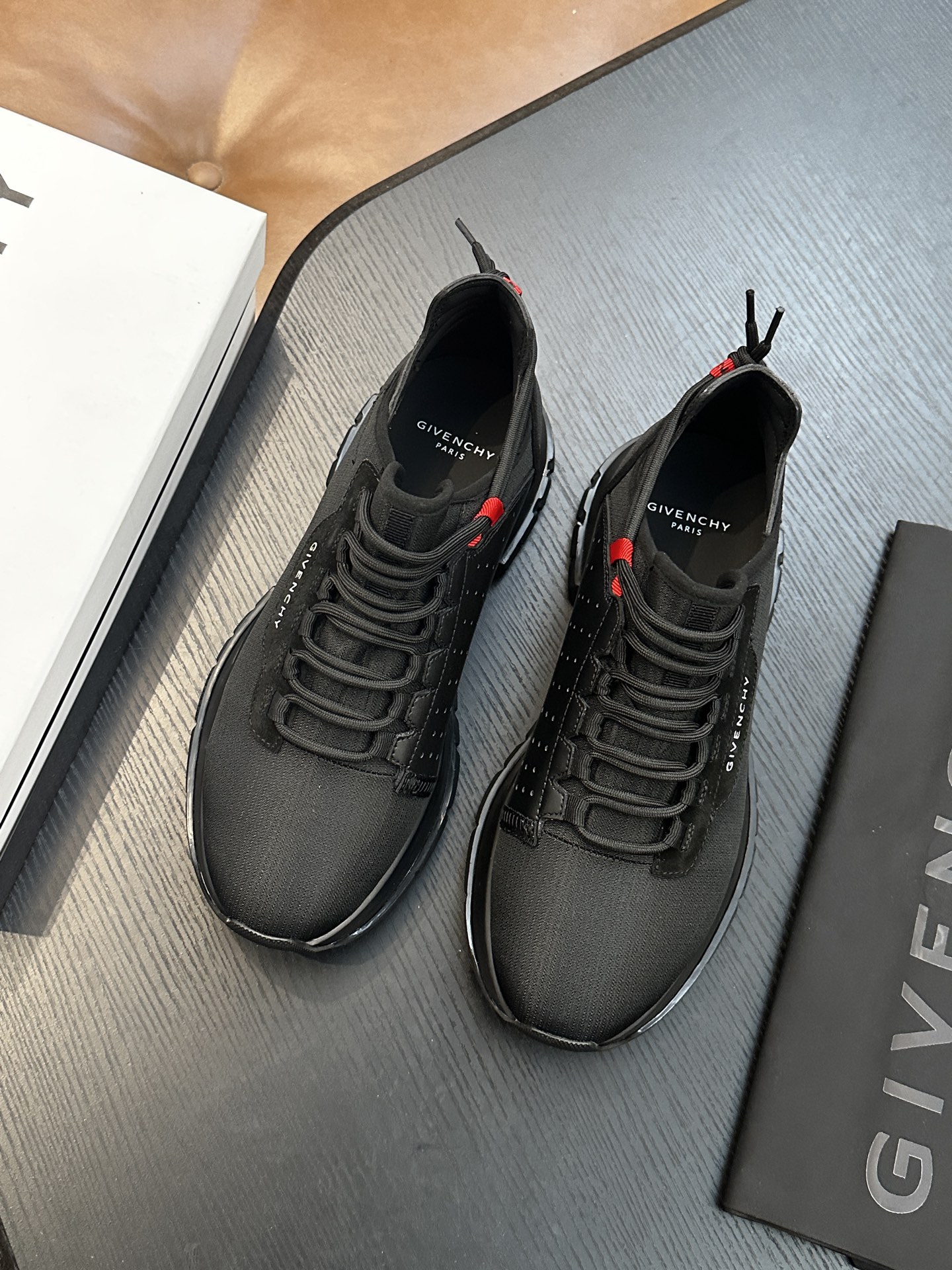 지방시(Givenchy) '해보(Poster)' 로우탑 캐주얼 스니커즈 신발