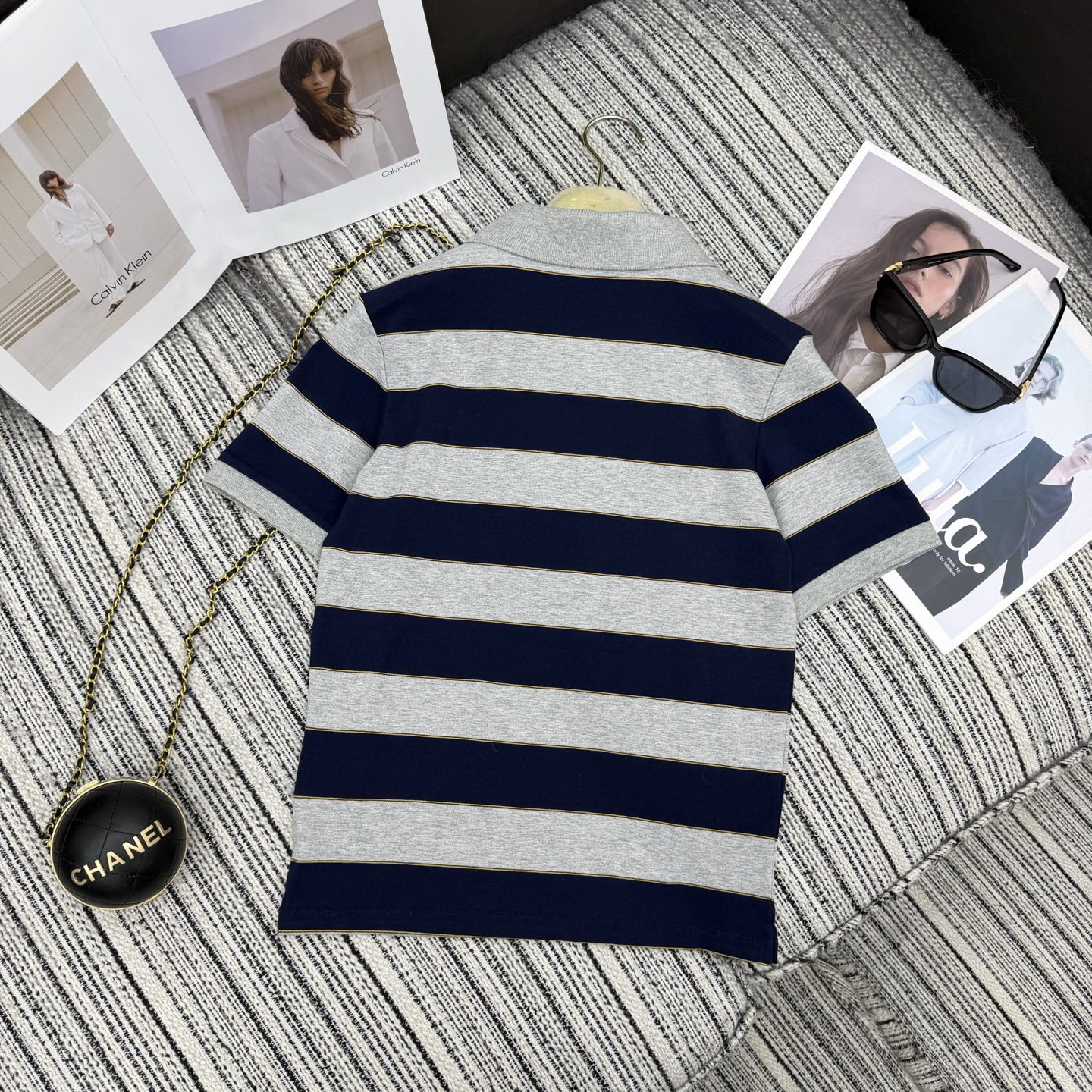 미우미우(MiuMiu) 네이비·그레이 스트라이프 폴로 반팔 티셔츠 의류