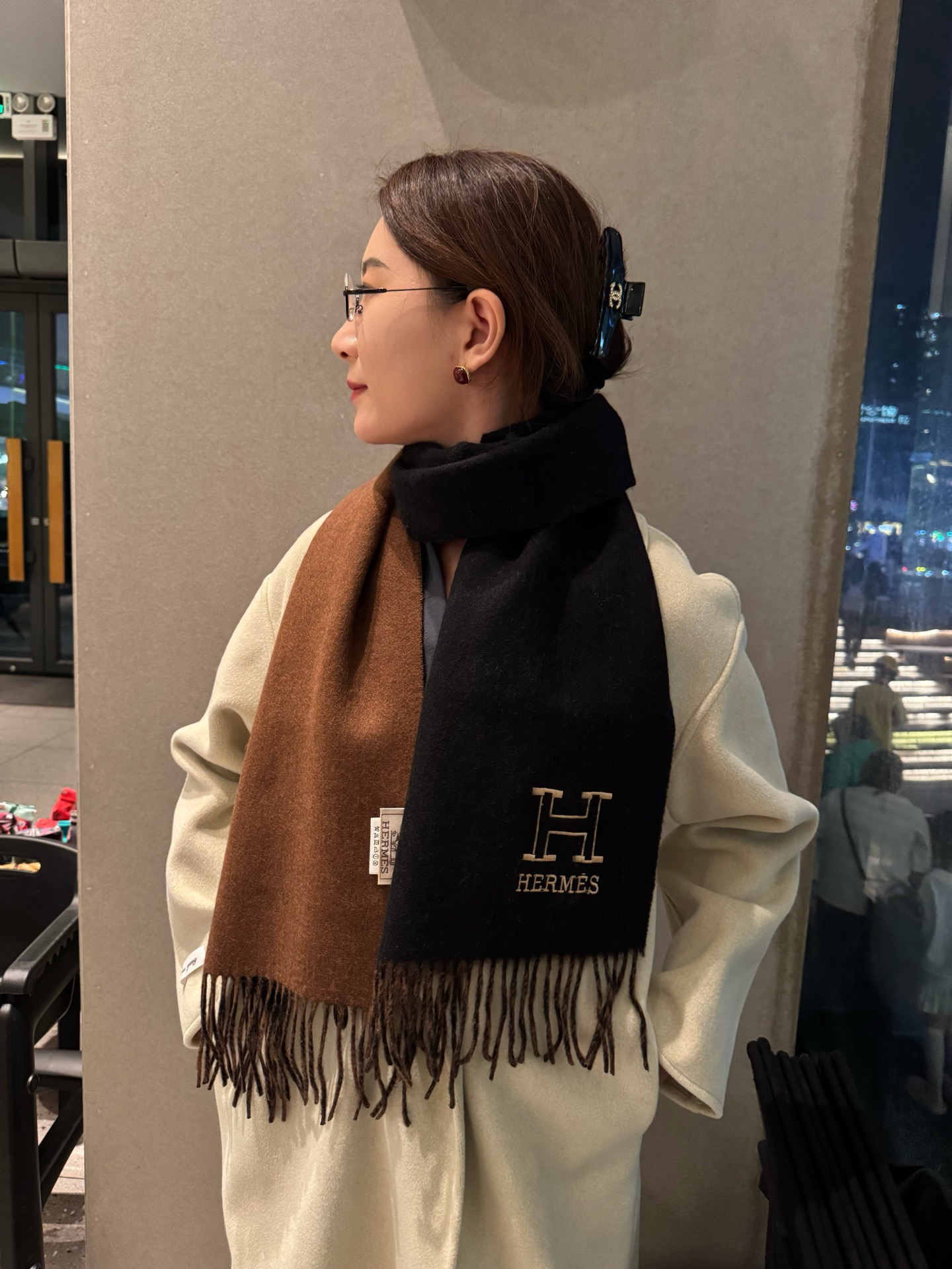 Hermes 에르메스 · 리버서블 H 엠브로이더리 머플러 목도리 스카프