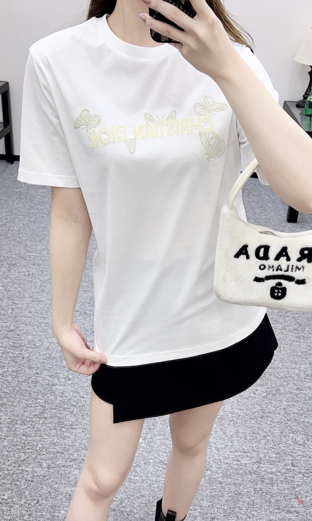 디올(Dior) 2026 신상 나비 자수 비딩 반팔 티셔츠 의류