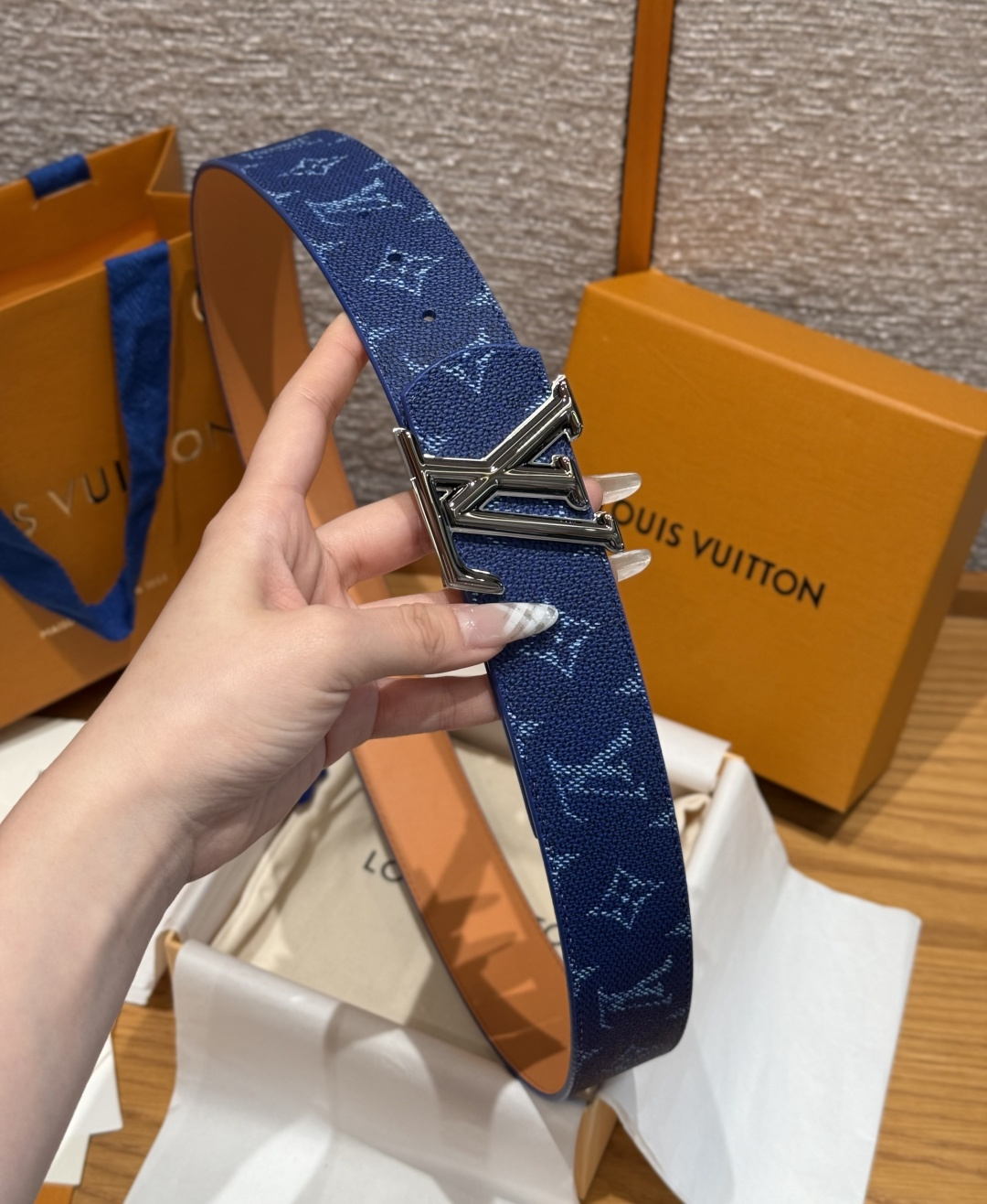 LV 루이비통 디멘션 모노그램 헤리티지 40mm 양면 벨트