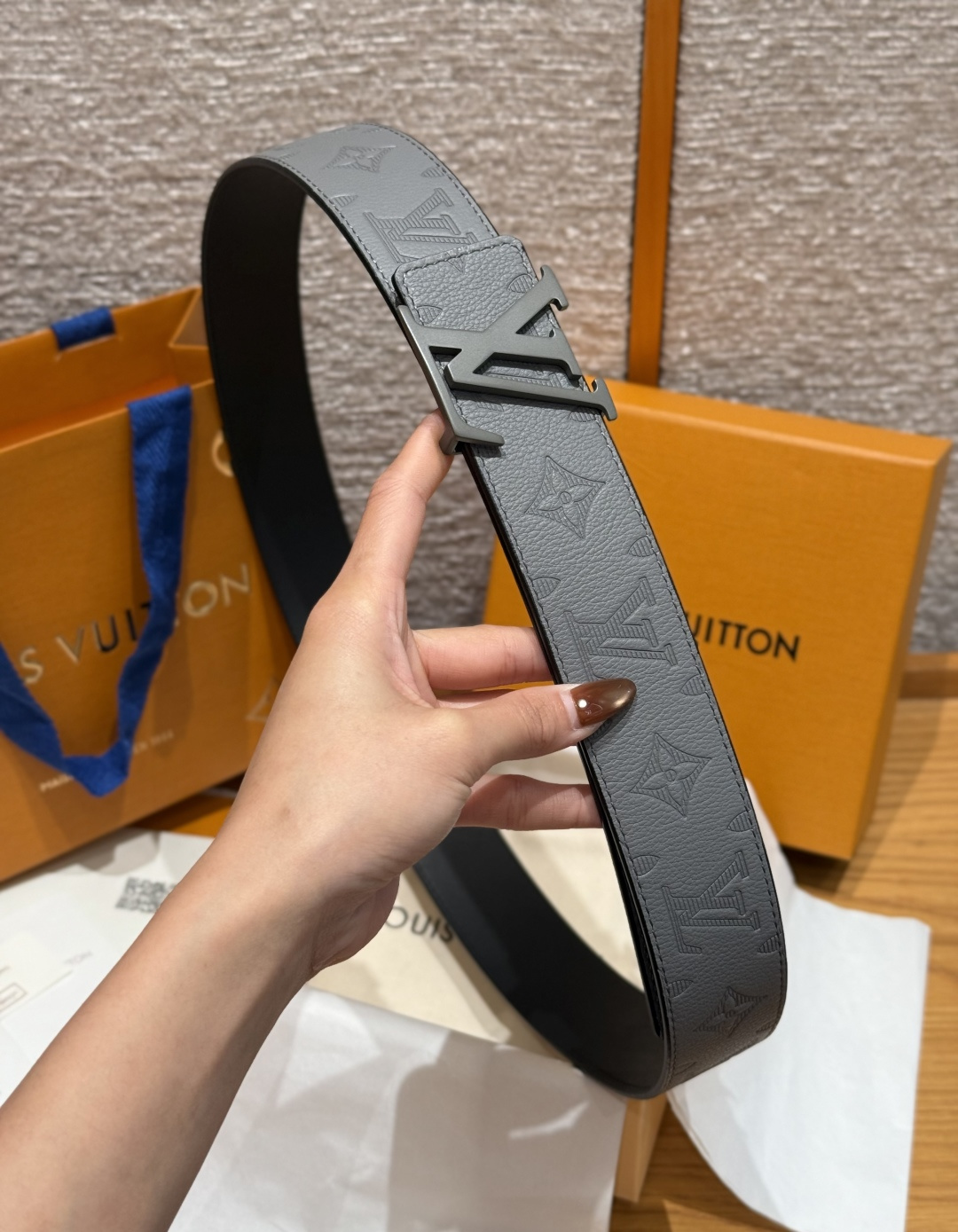 LV 루이비통 이니셜 펄스(INITIALES PEARLS) 40mm 양면 리버서블 벨트