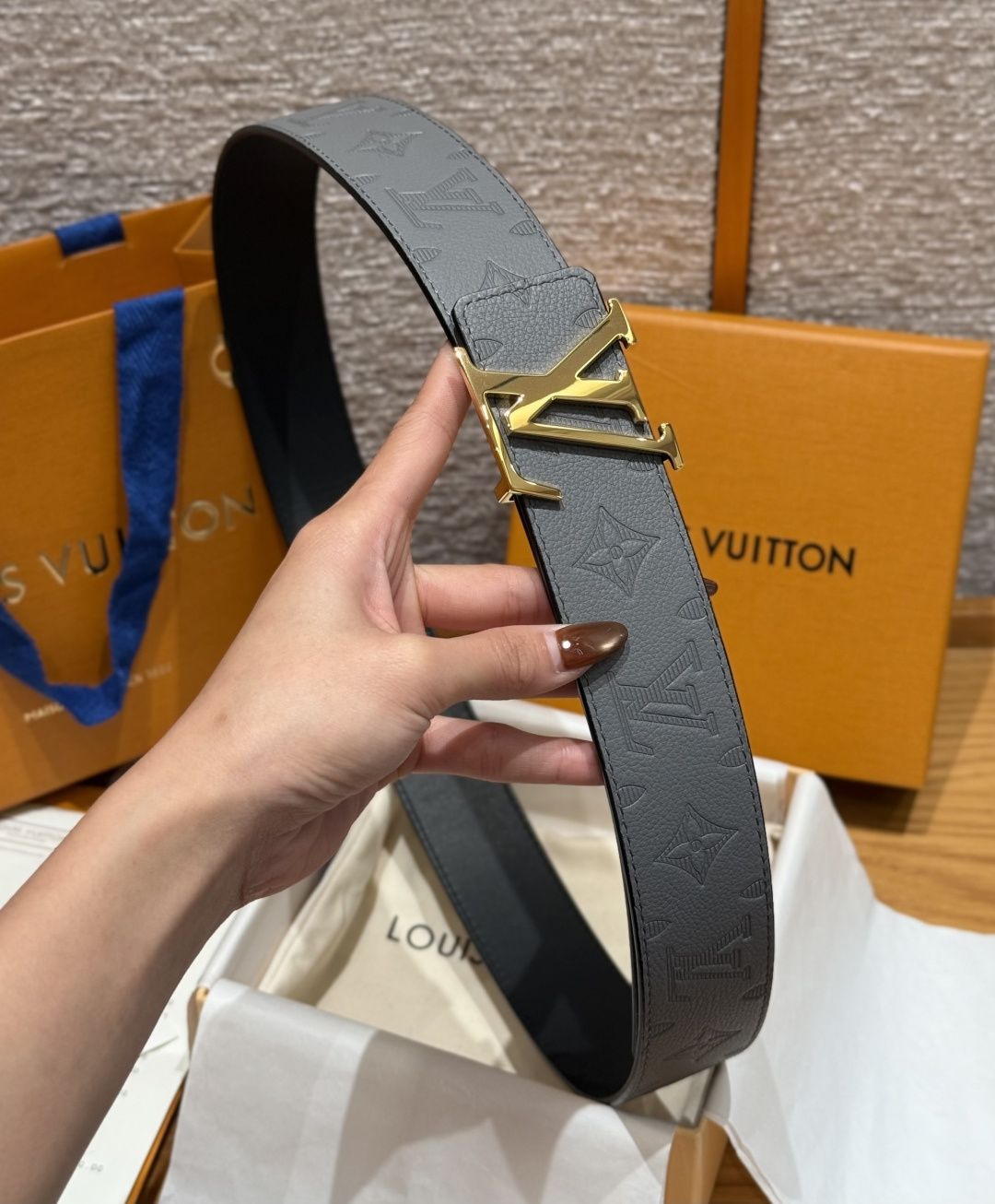 LV 루이비통 이니셜 펄스(INITIALES PEARLS) 40mm 양면 리버서블 벨트