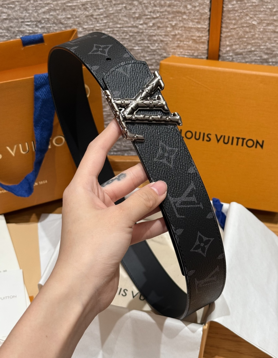 LV 루이비통 디멘션(DIMENSION) 40mm 양면 리버서블 벨트