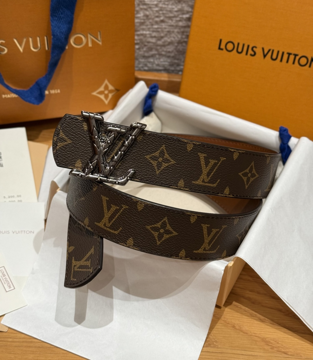 LV 루이비통 디멘션(DIMENSION) 40mm 양면 리버시블 벨트