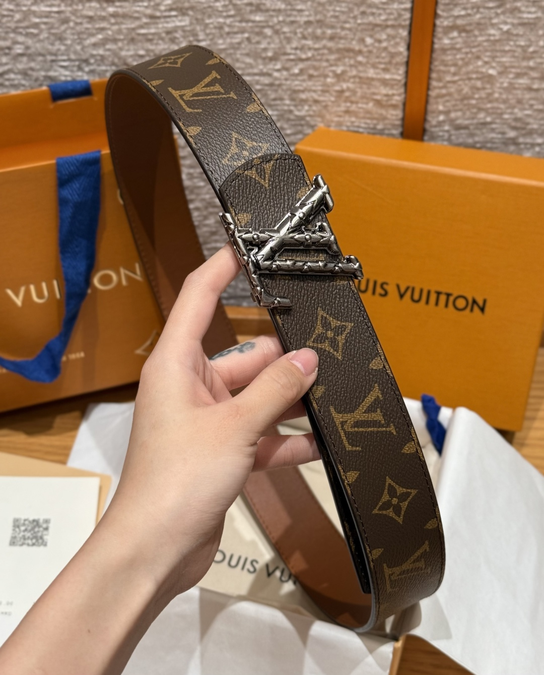 LV 루이비통 디멘션(DIMENSION) 40mm 양면 리버시블 벨트