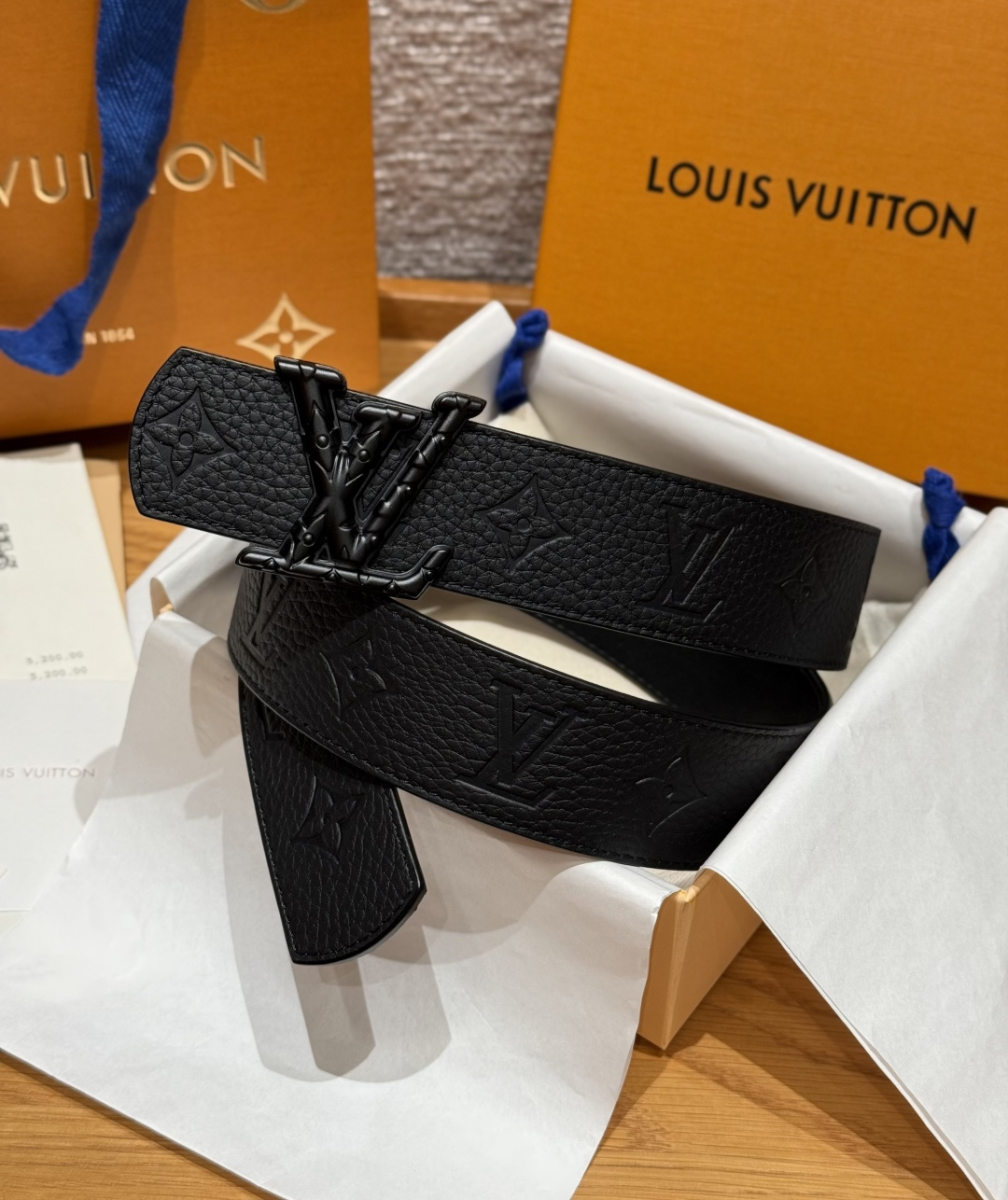 LV 루이비통 디멘션(DIMENSION) 40mm 양면 리버시블 벨트 (레더 엠보싱)