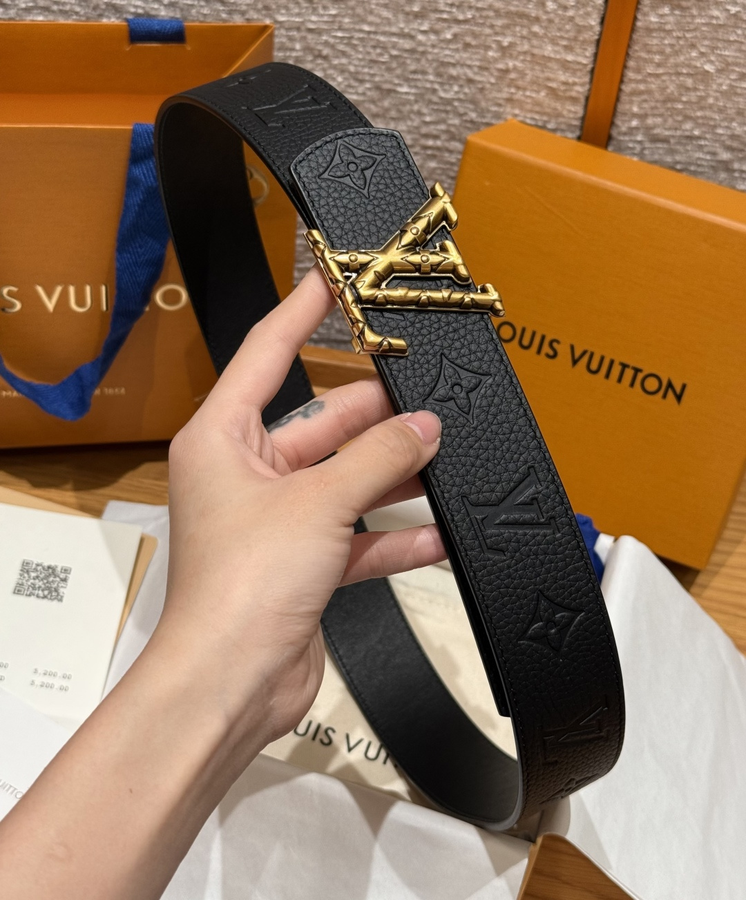 LV 루이비통 디멘션(DIMENSION) 40mm 양면 리버시블 벨트 (레더 엠보싱)