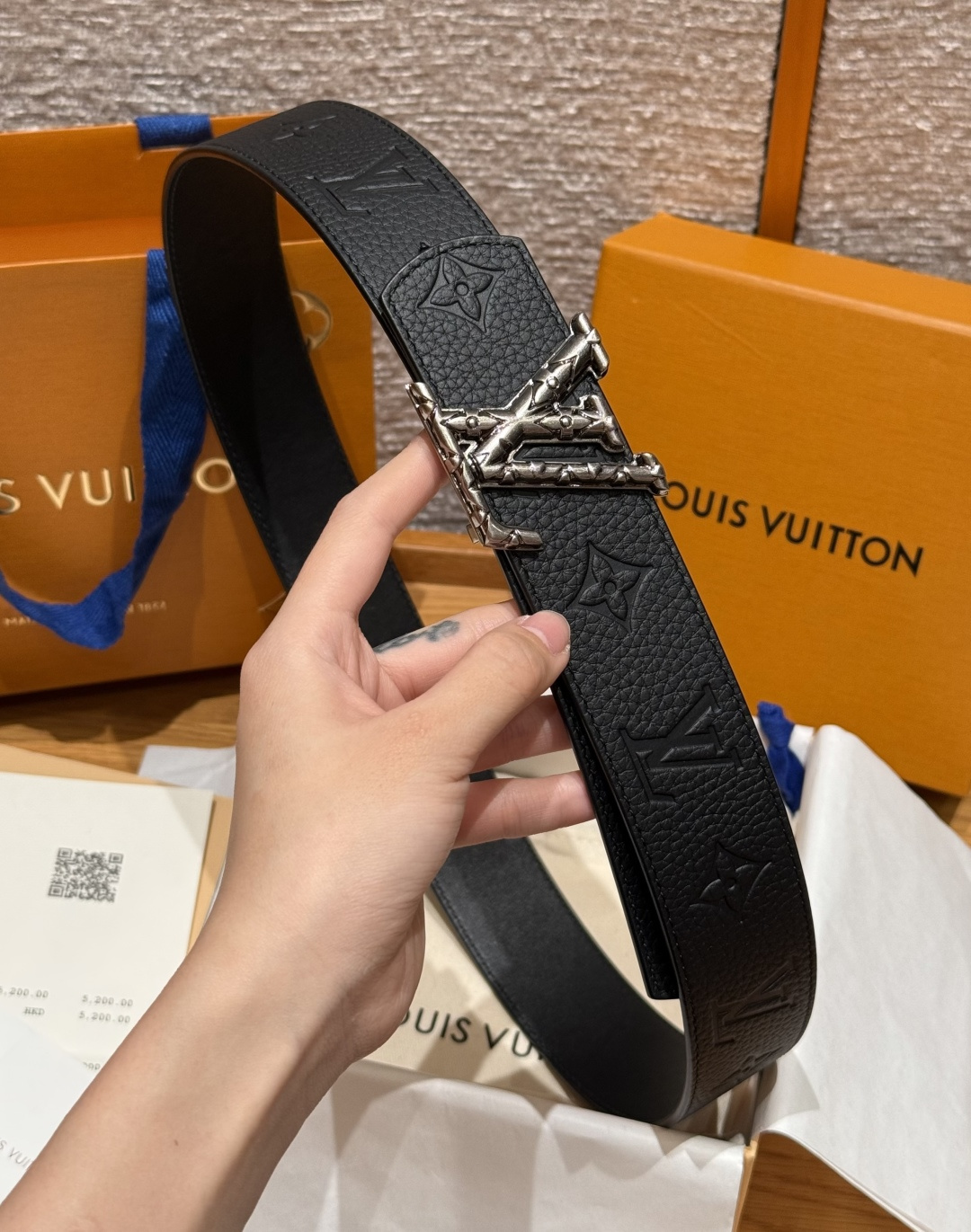 LV 루이비통 디멘션(DIMENSION) 40mm 양면 리버시블 벨트 (레더 엠보싱)