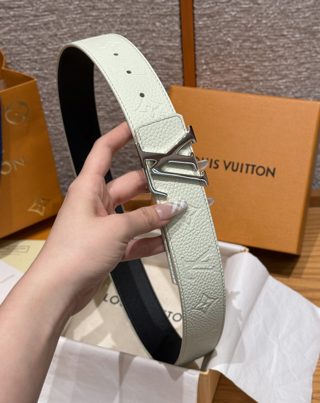 LV 루이비통 남성 토뤼옹(Taurillon) 40mm 양면 리버시블 벨트