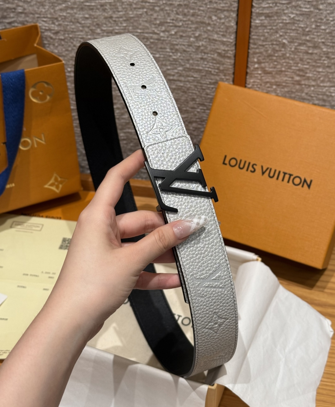 LV 루이비통 남성 토뤼옹(Taurillon) 40mm 양면 리버시블 벨트