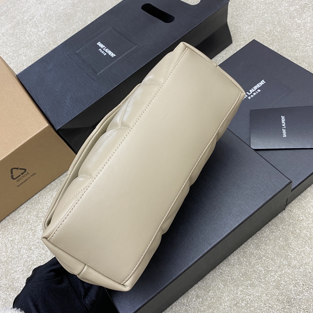 생로랑(YSL) 루루 푸퍼(Loulou Puffer) 미디움 밀크 아몬드 숄더백 가방