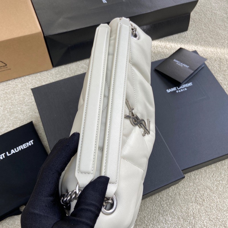 생로랑(YSL) 루루 푸퍼(Loulou Puffer) 미디움 화이트 (실버) 숄더백 가방